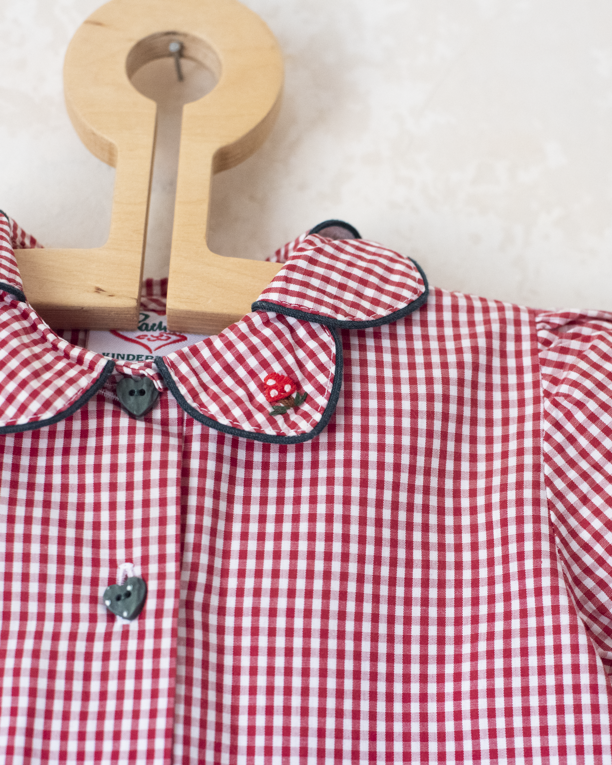 חולצה משובצת עם צווארון עלי כותרת ופטריה רקומה | 18-24 חודשים