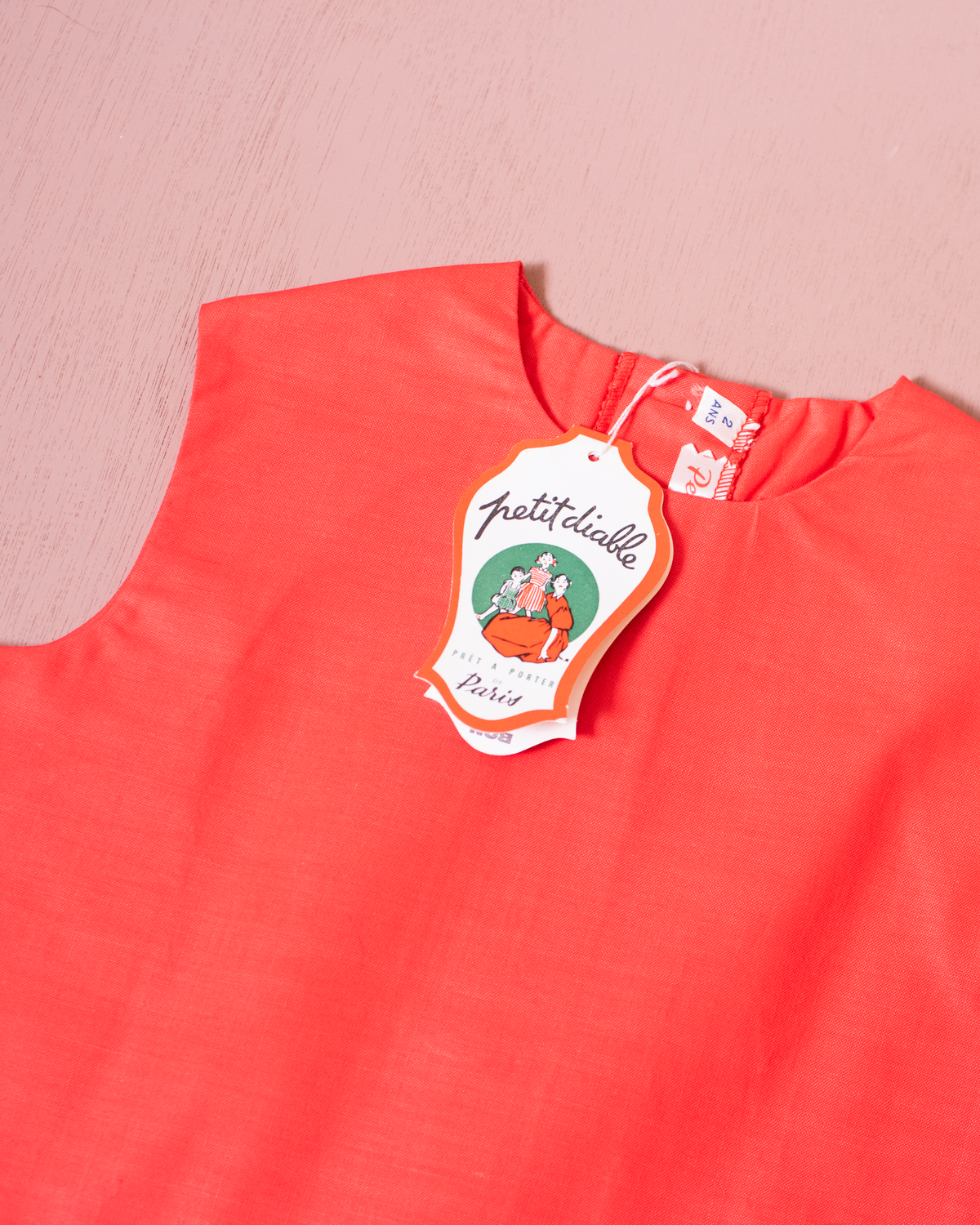 Red sailor set with gold anchor | Parisian deadstock from the sixties | 2-3 years