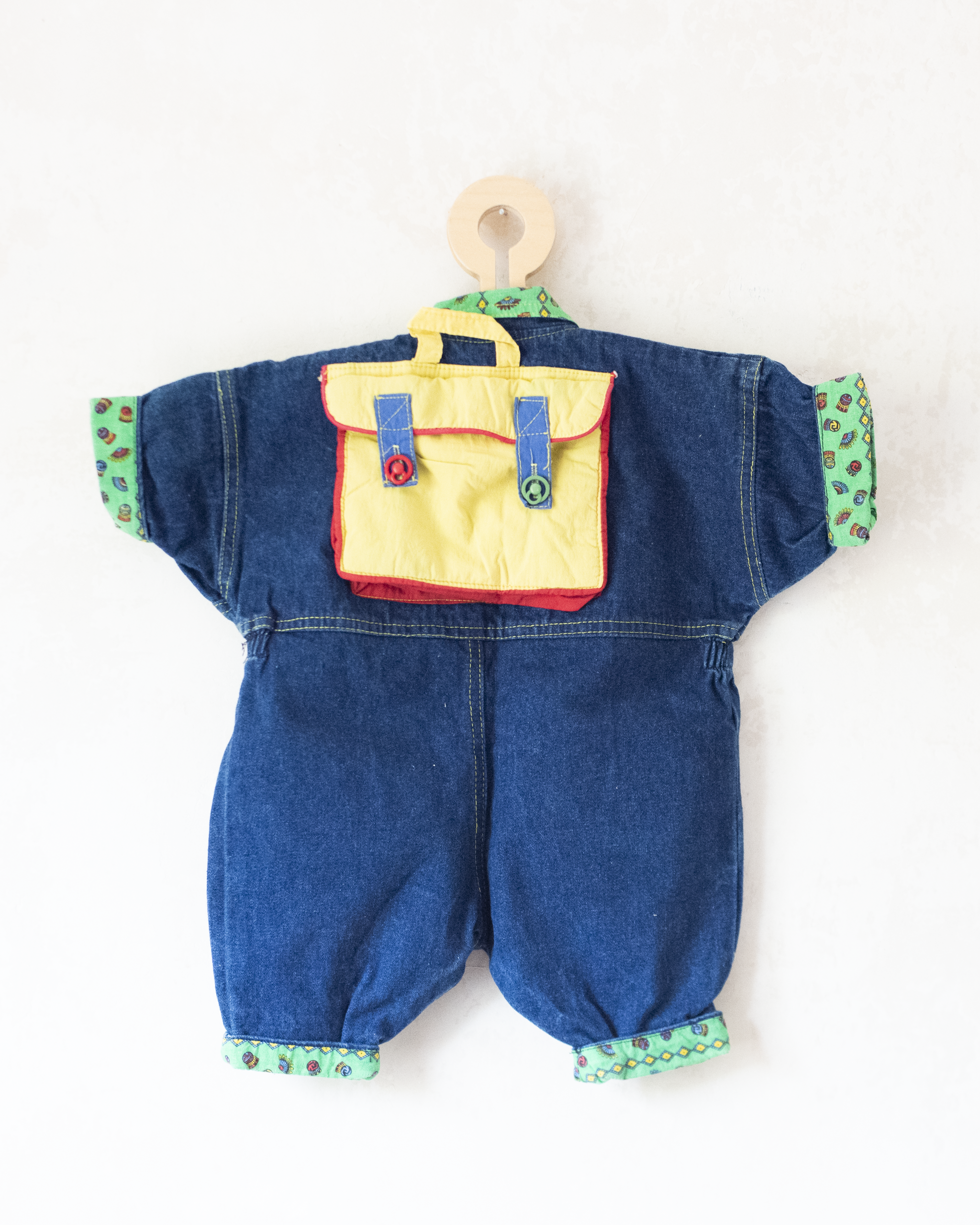 אוברול ג׳ינס מהאייטיז עם תיק בגב | 3-6 חודשים