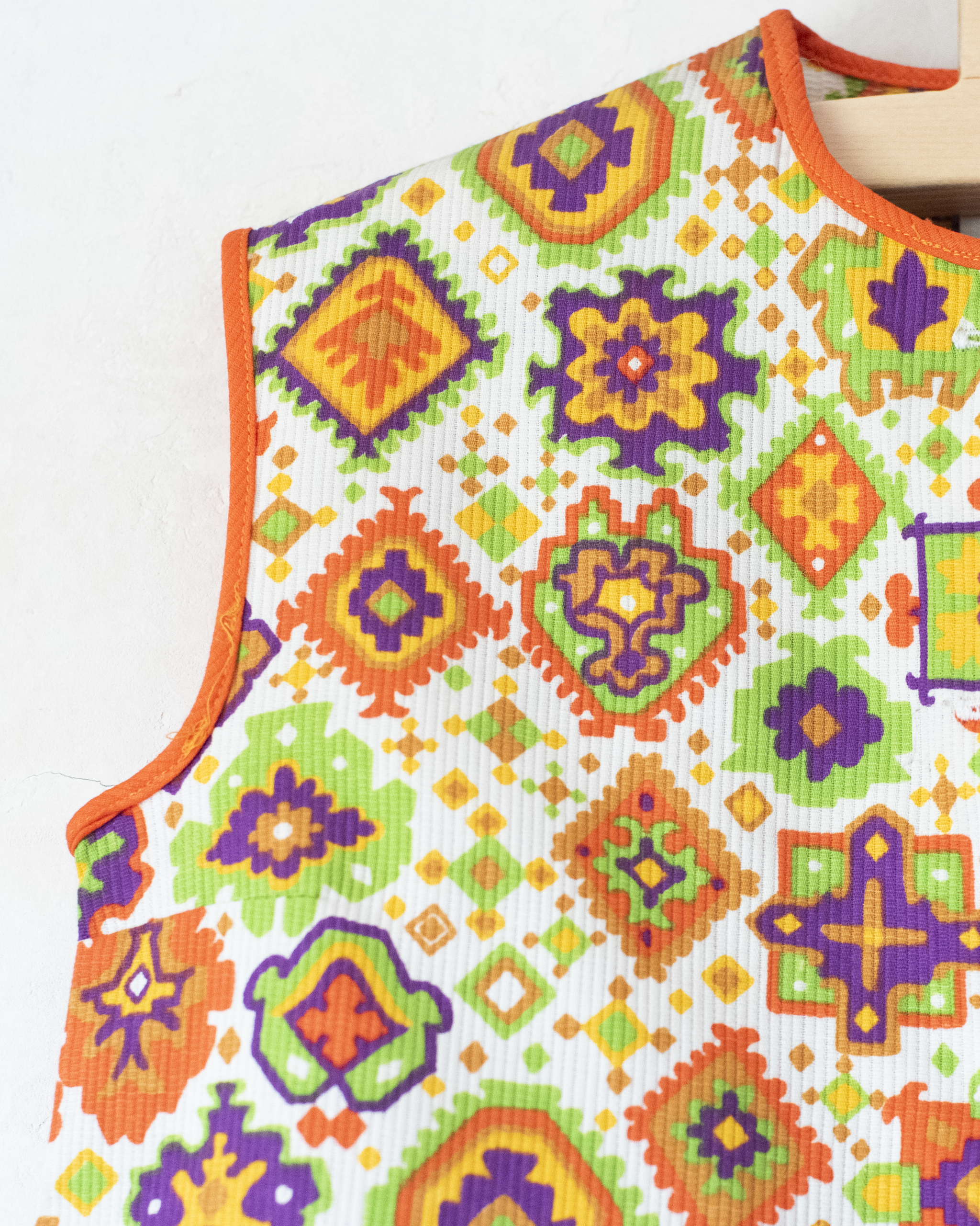 שמלה צבעונית מהסבנטיז | דד סטוק צרפתי | 4-5 שנים