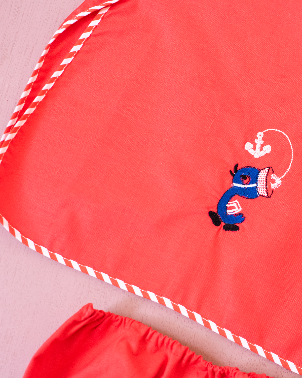 Red set with embroidered duck and anchor | Parisian deadstock from the sixties | 3-4 years