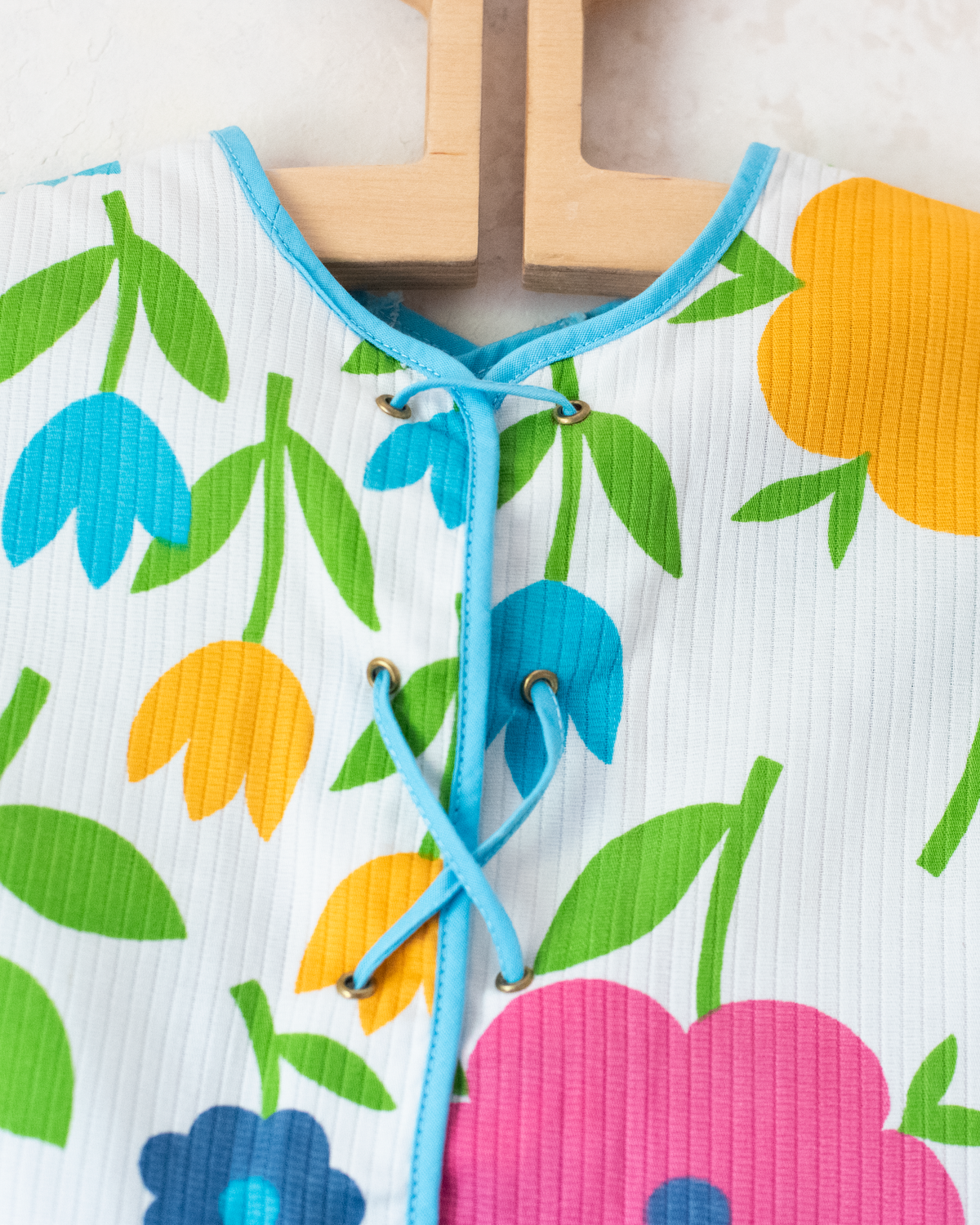 Floral white dress from the seventies | 2-3 years