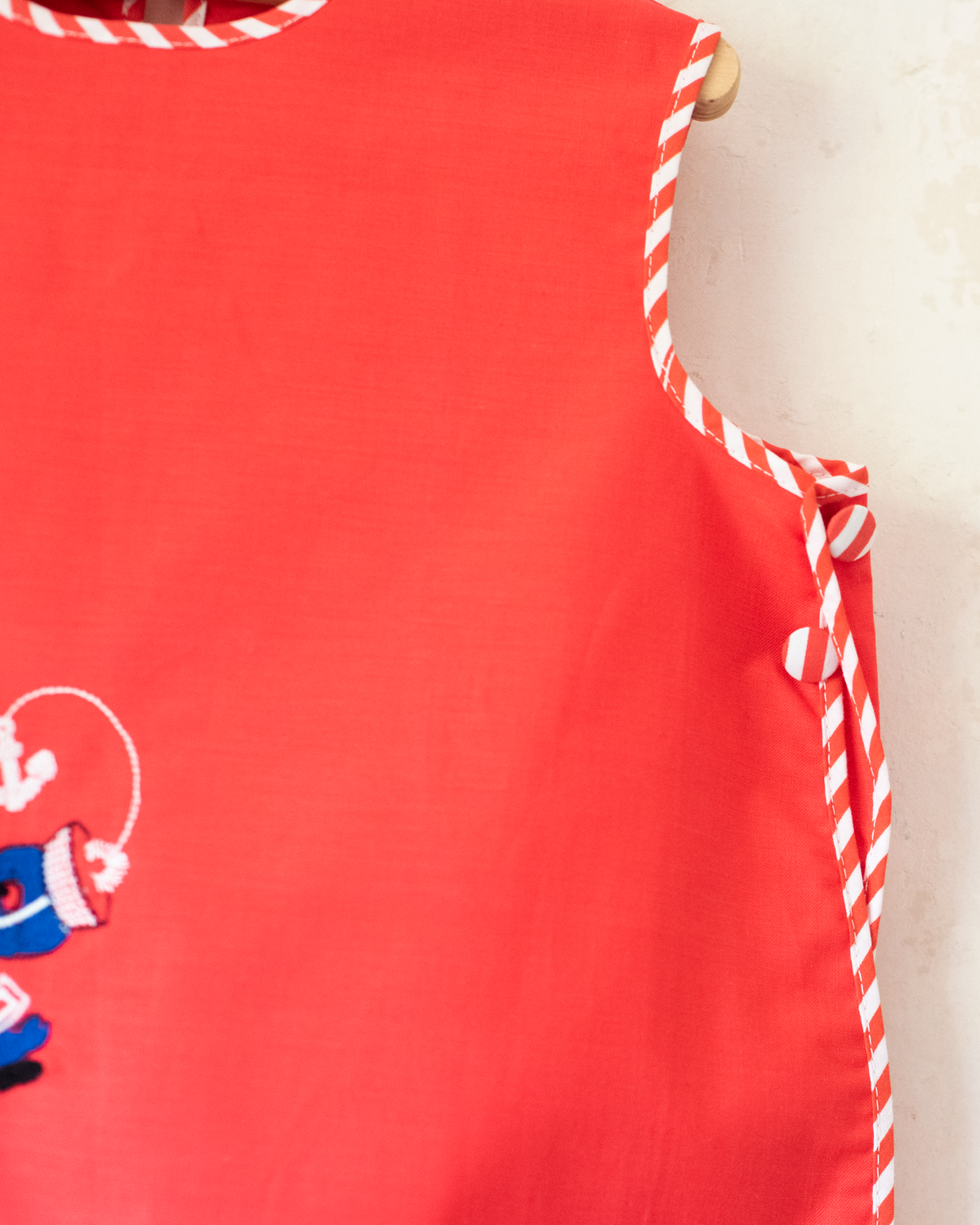 Red set with embroidered duck and anchor | Parisian deadstock from the sixties | 3-4 years