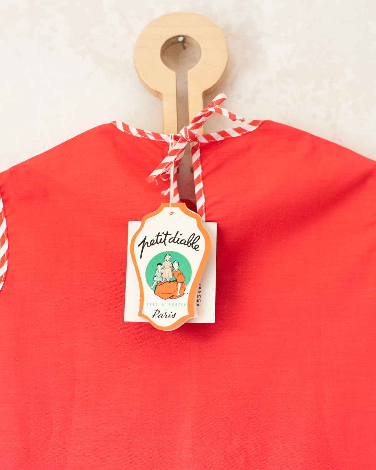 Red set with embroidered duck and anchor | Parisian deadstock from the sixties | 3-4 years