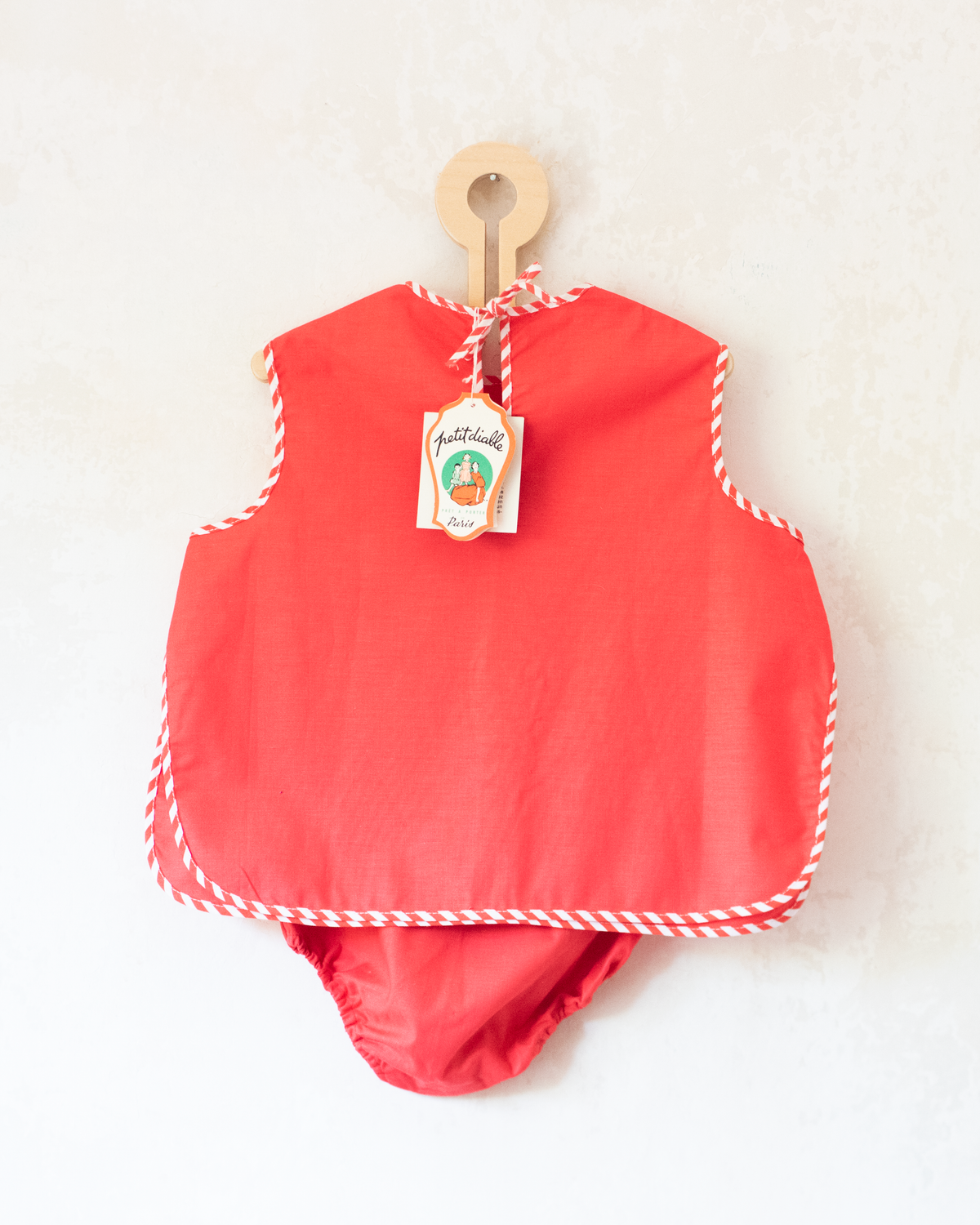 Red set with embroidered duck and anchor | Parisian deadstock from the sixties | 3-4 years