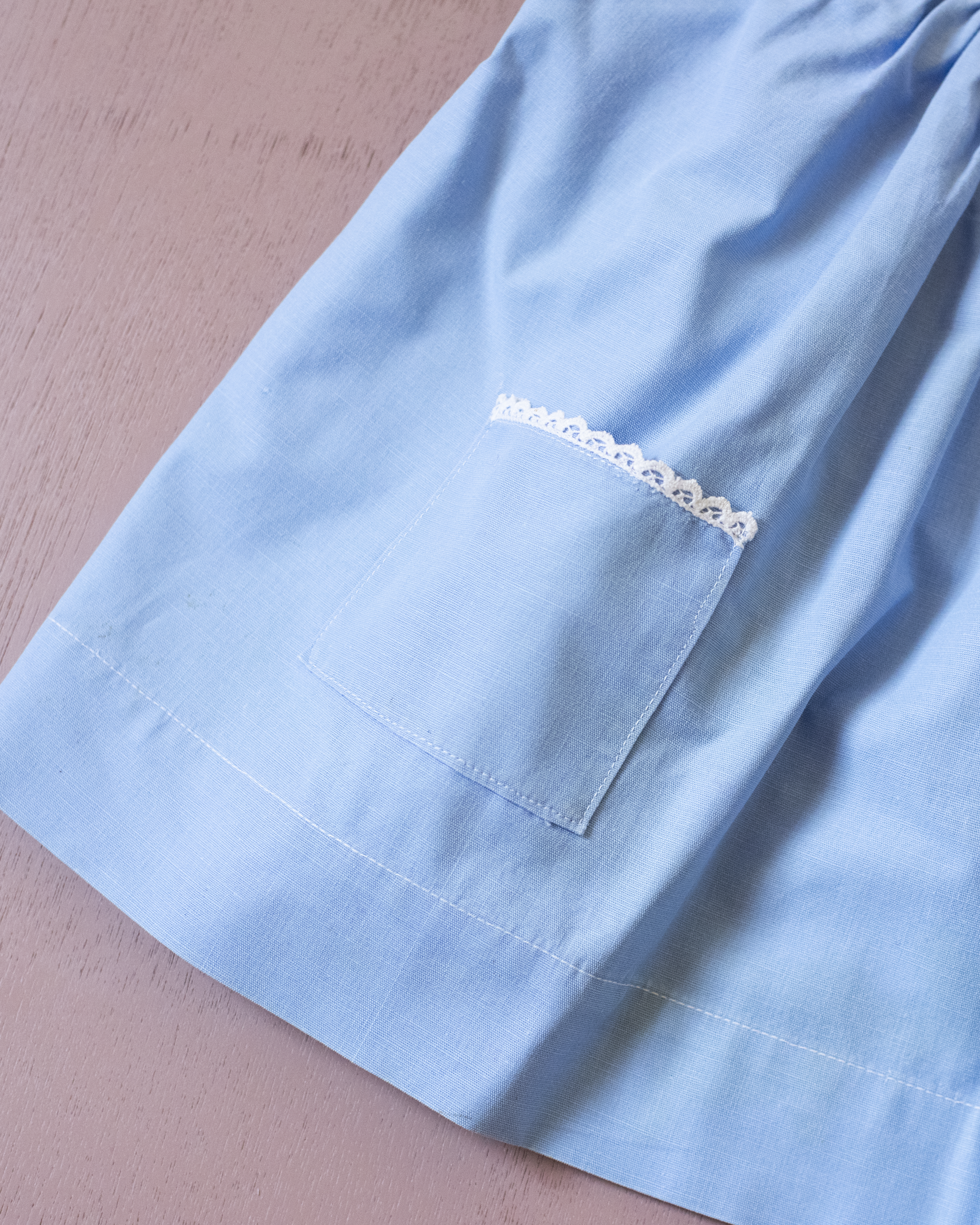 טוניקה תכלת עם ברווזים רקומים משנות ה60 | 2-3 שנים