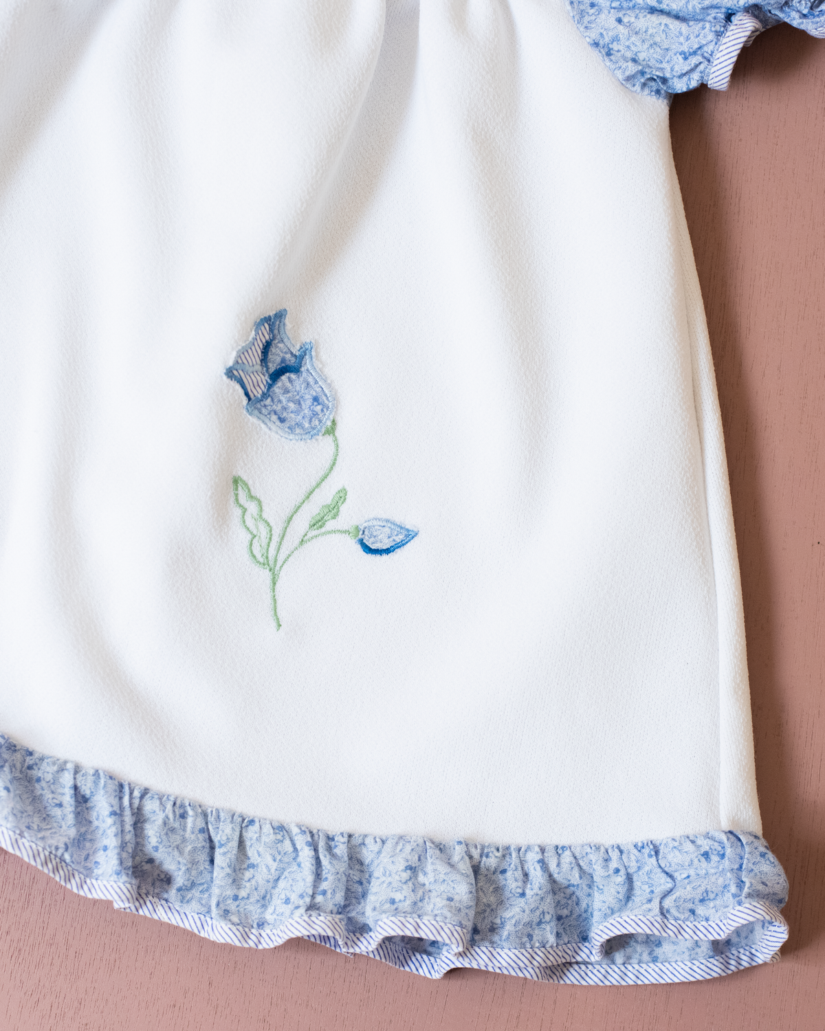 White dress with blue rose | 9-12 months