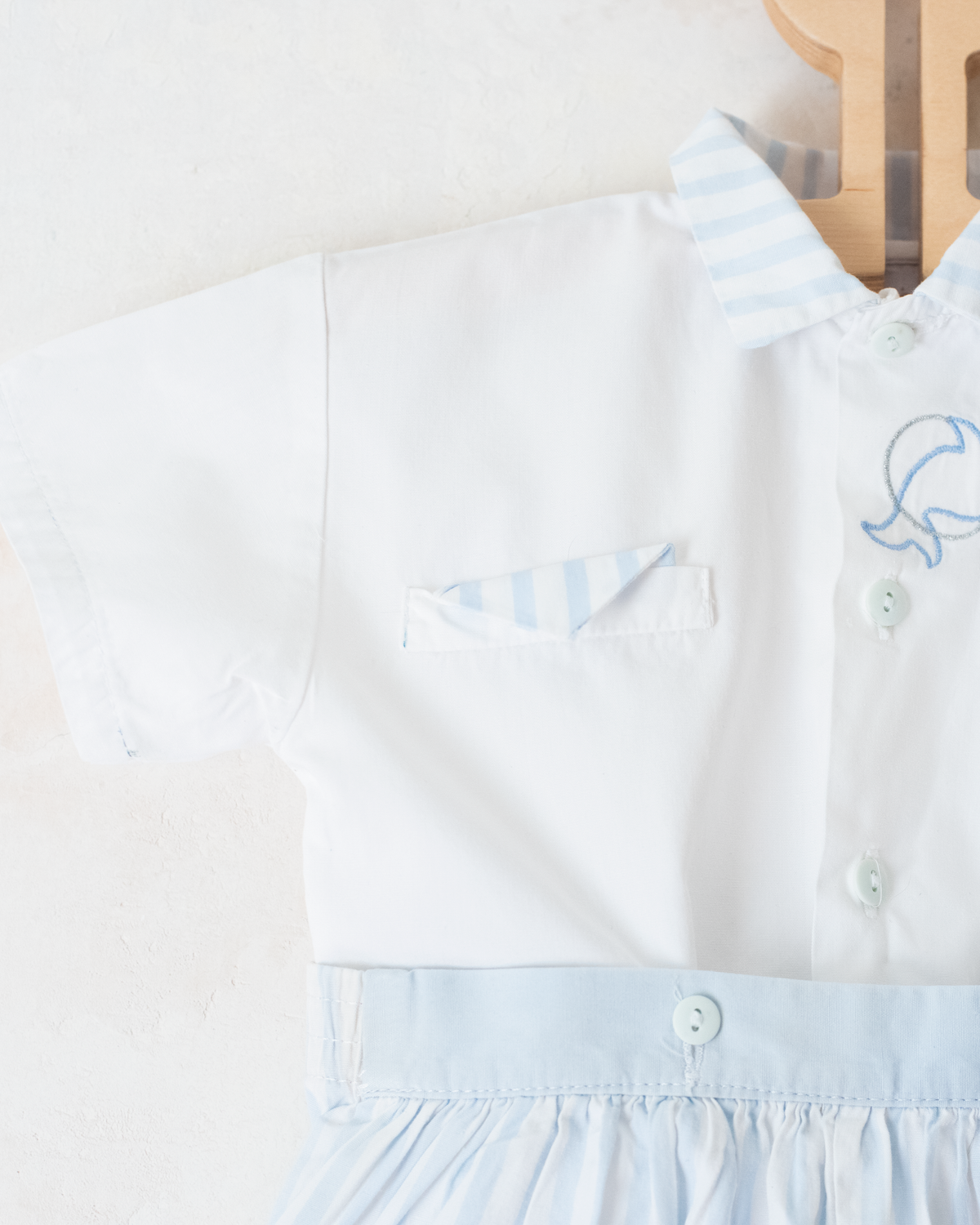 Sweet suit with embroidered dolphin | 6-9 months