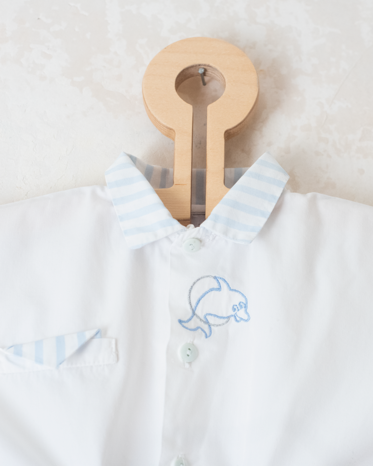 Sweet suit with embroidered dolphin | 6-9 months