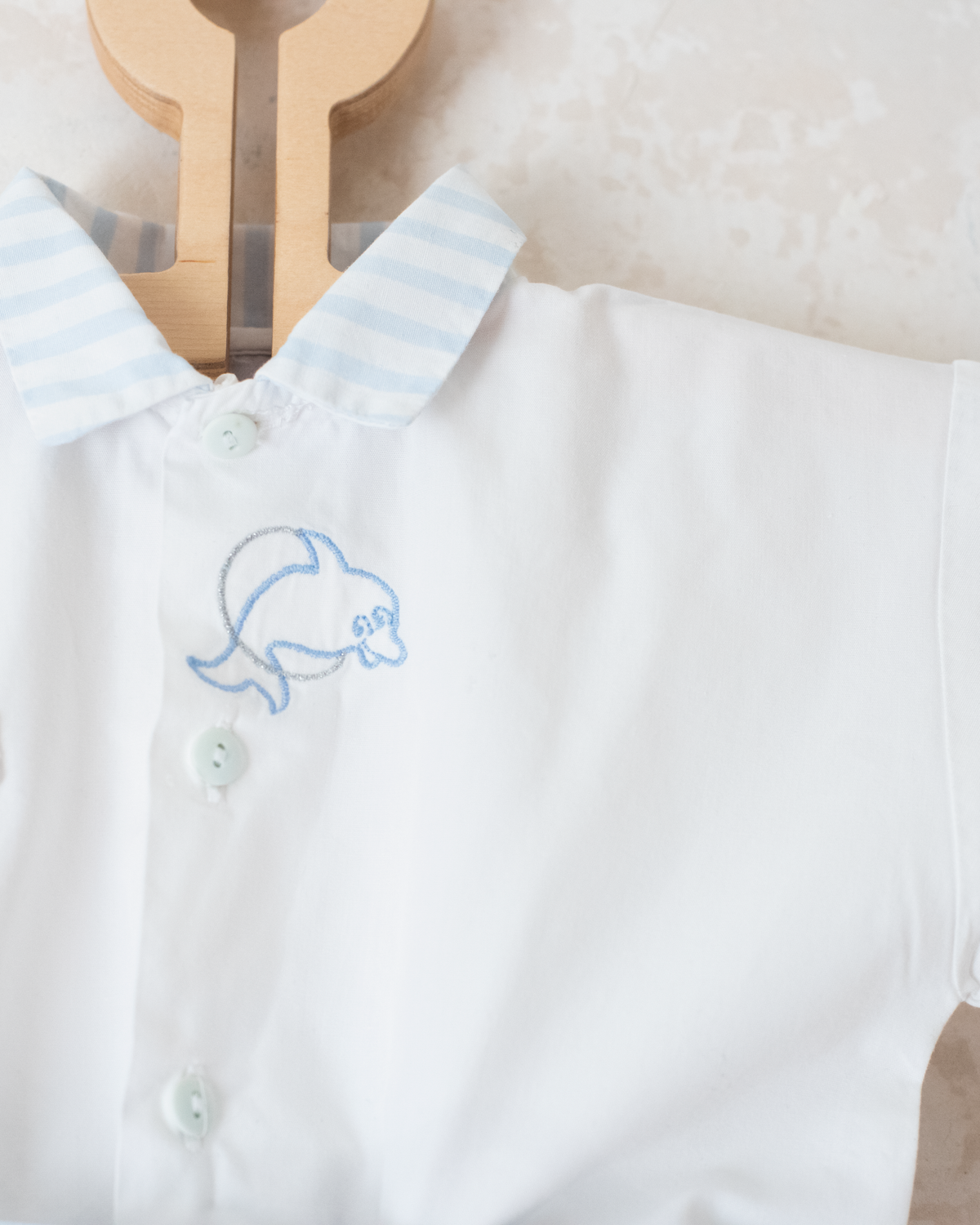 Sweet suit with embroidered dolphin | 6-9 months