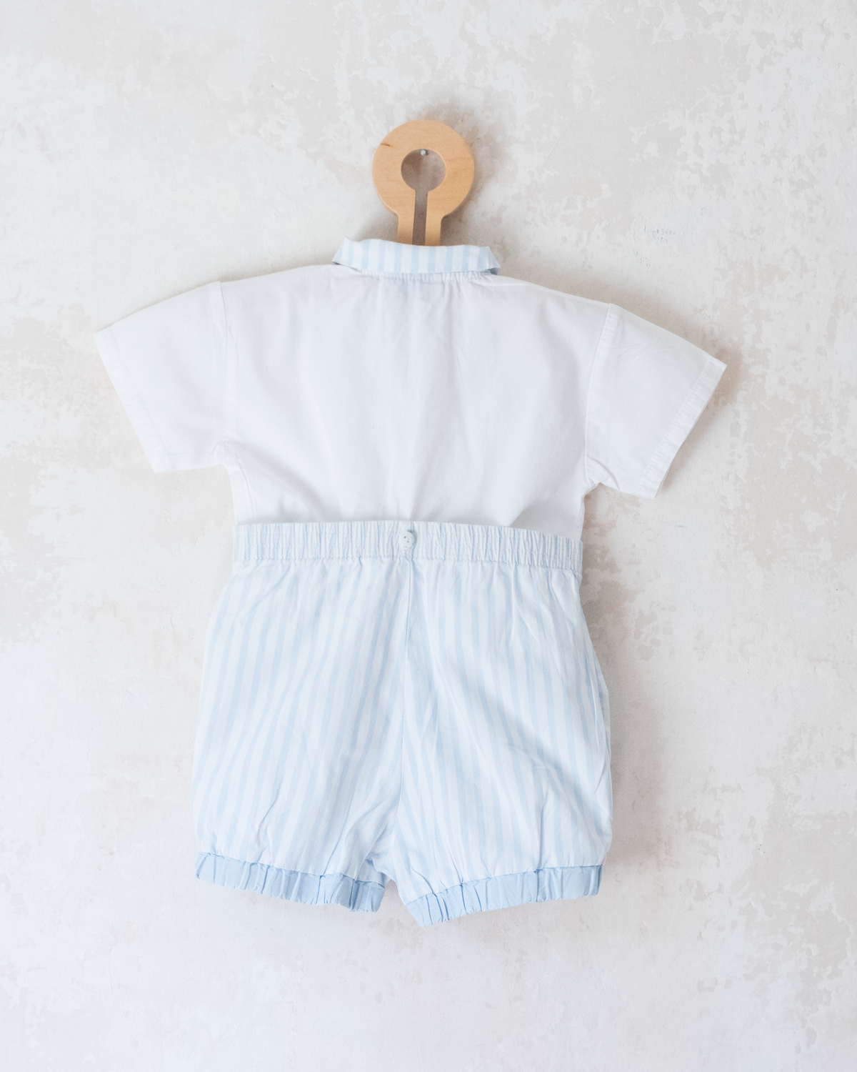Sweet suit with embroidered dolphin | 6-9 months