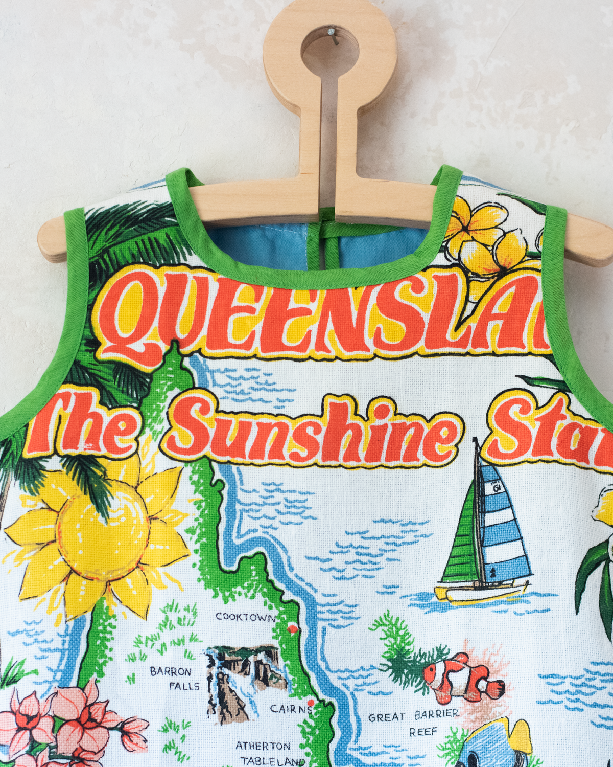 Dutch 'Mamuheedesh' dress from an Australian towel | 4-5 years