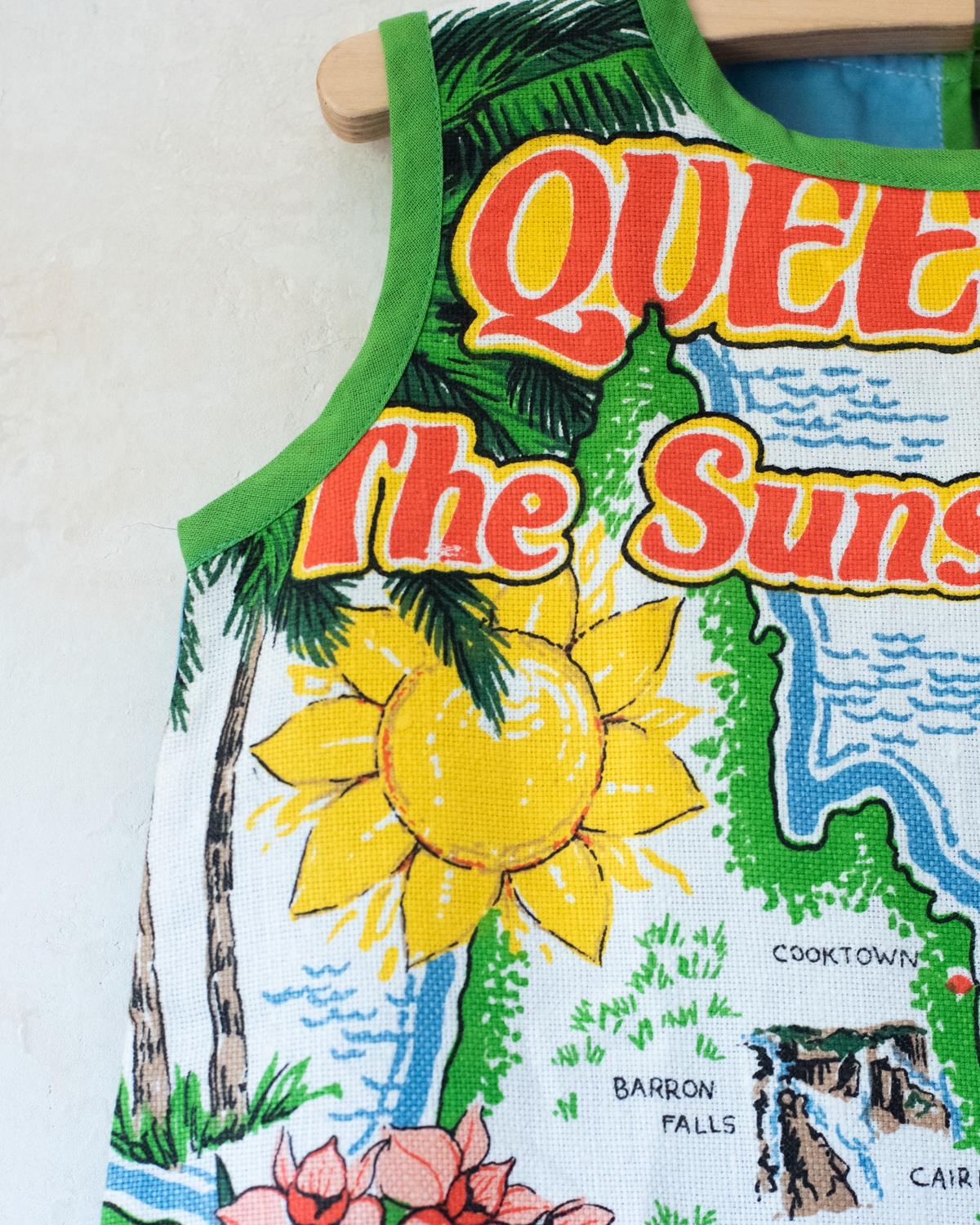 Dutch 'Mamuheedesh' dress from an Australian towel | 4-5 years