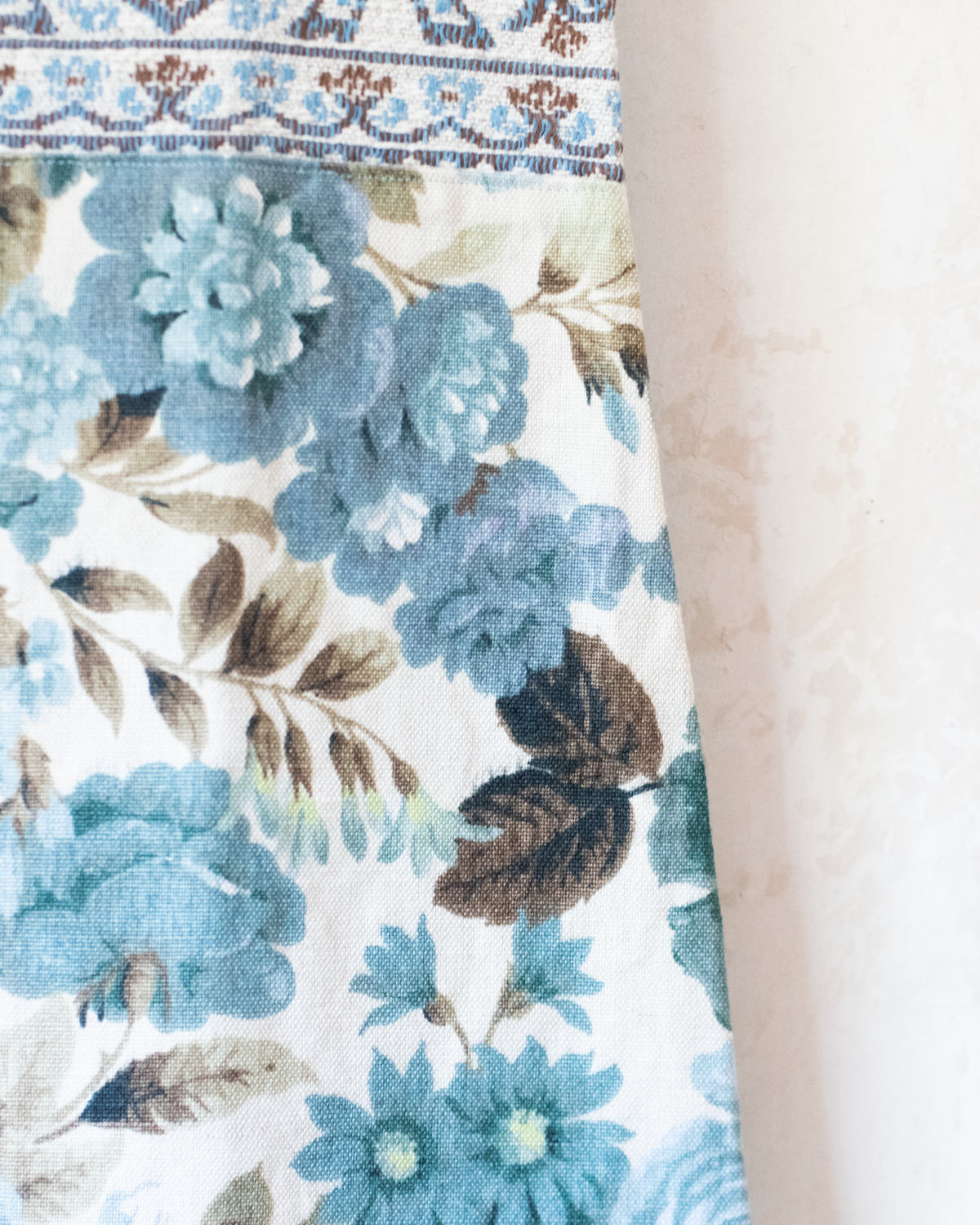 Dutch 'Mamouhedesh' dress with flowers | 4-5 years