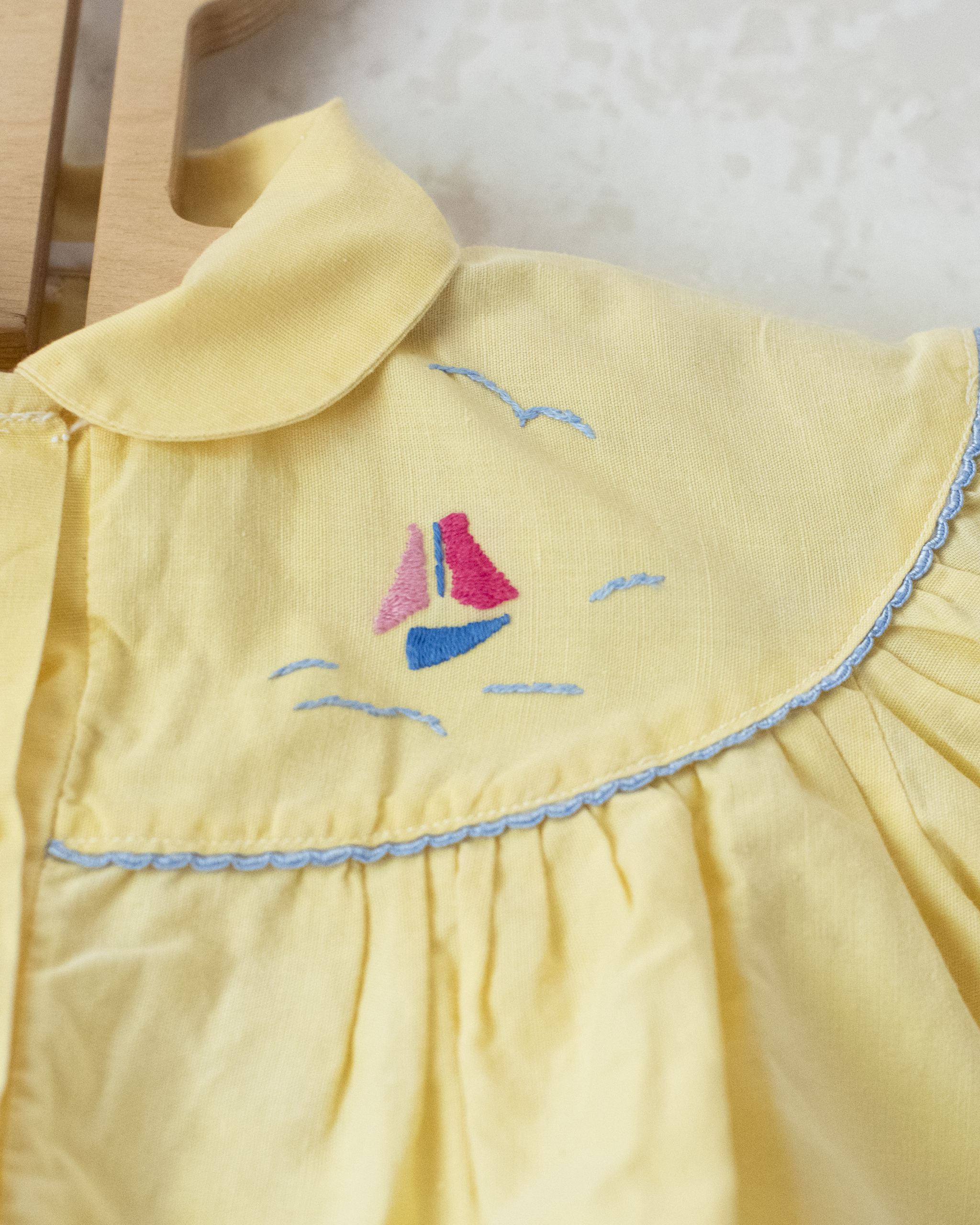 חולצה קצרה עם סירות רקומות | 9-12 חודשים