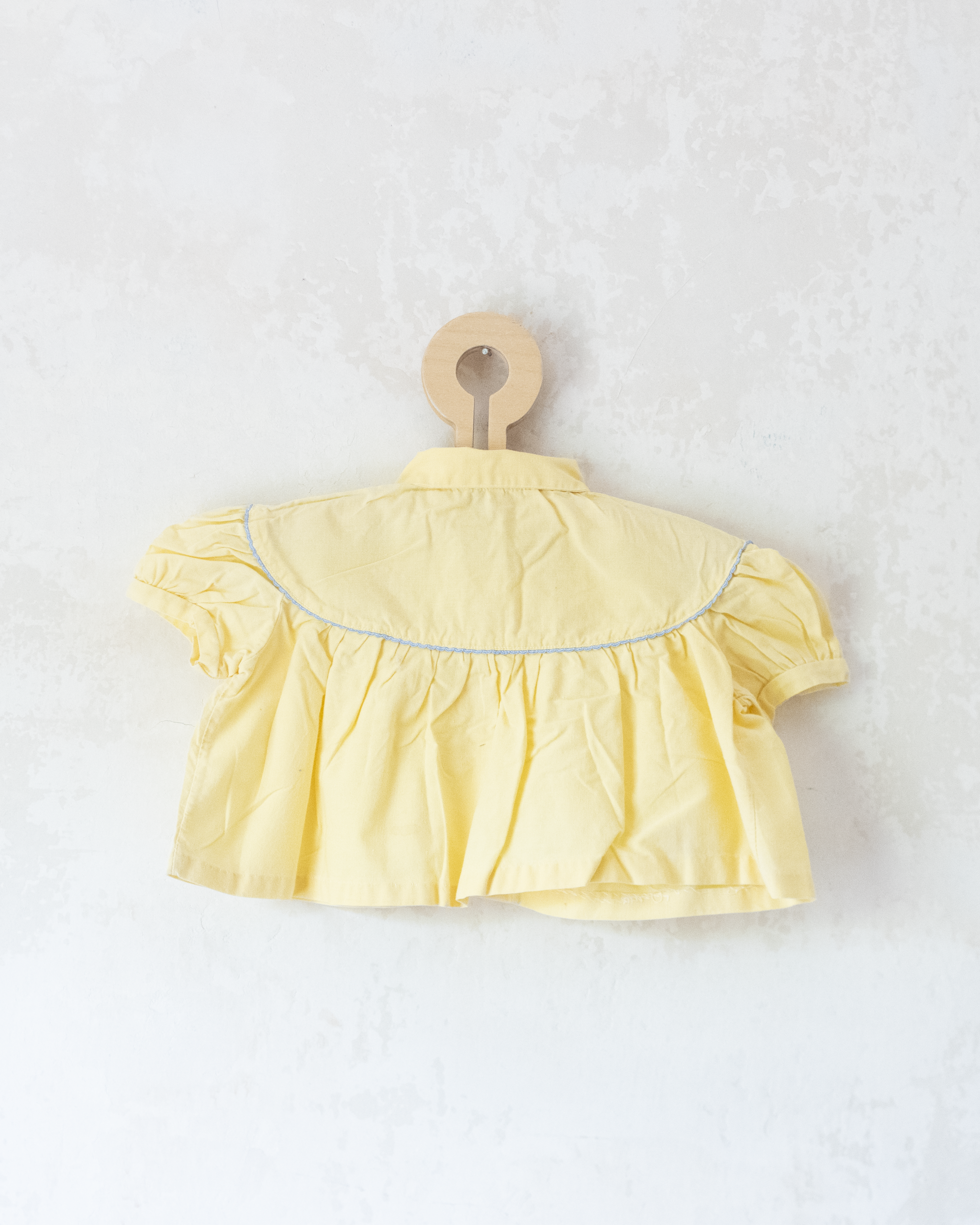 חולצה קצרה עם סירות רקומות | 9-12 חודשים