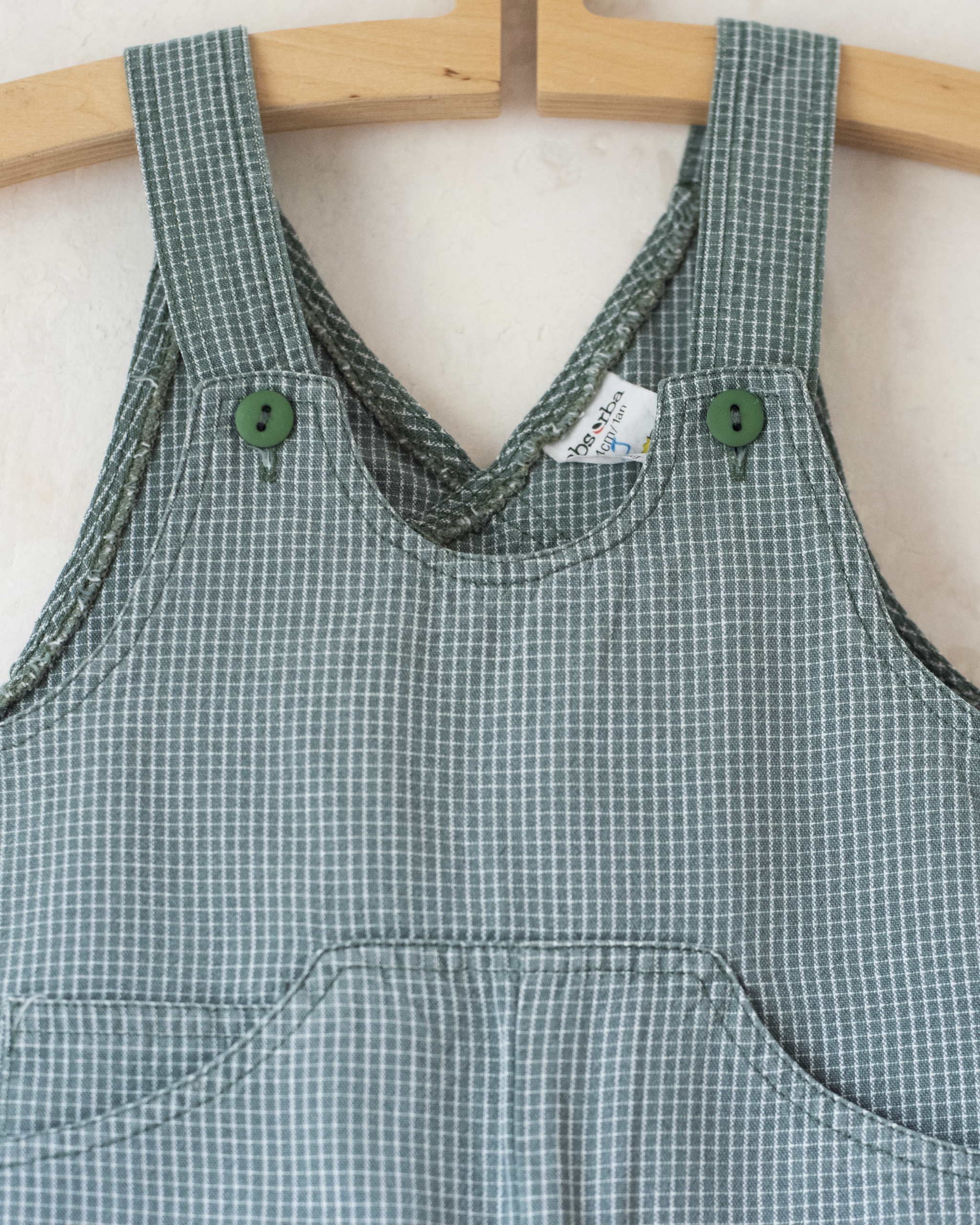 אוברול ירוק משובץ עם רקמה של המלך בבר | 12-18 חודשים