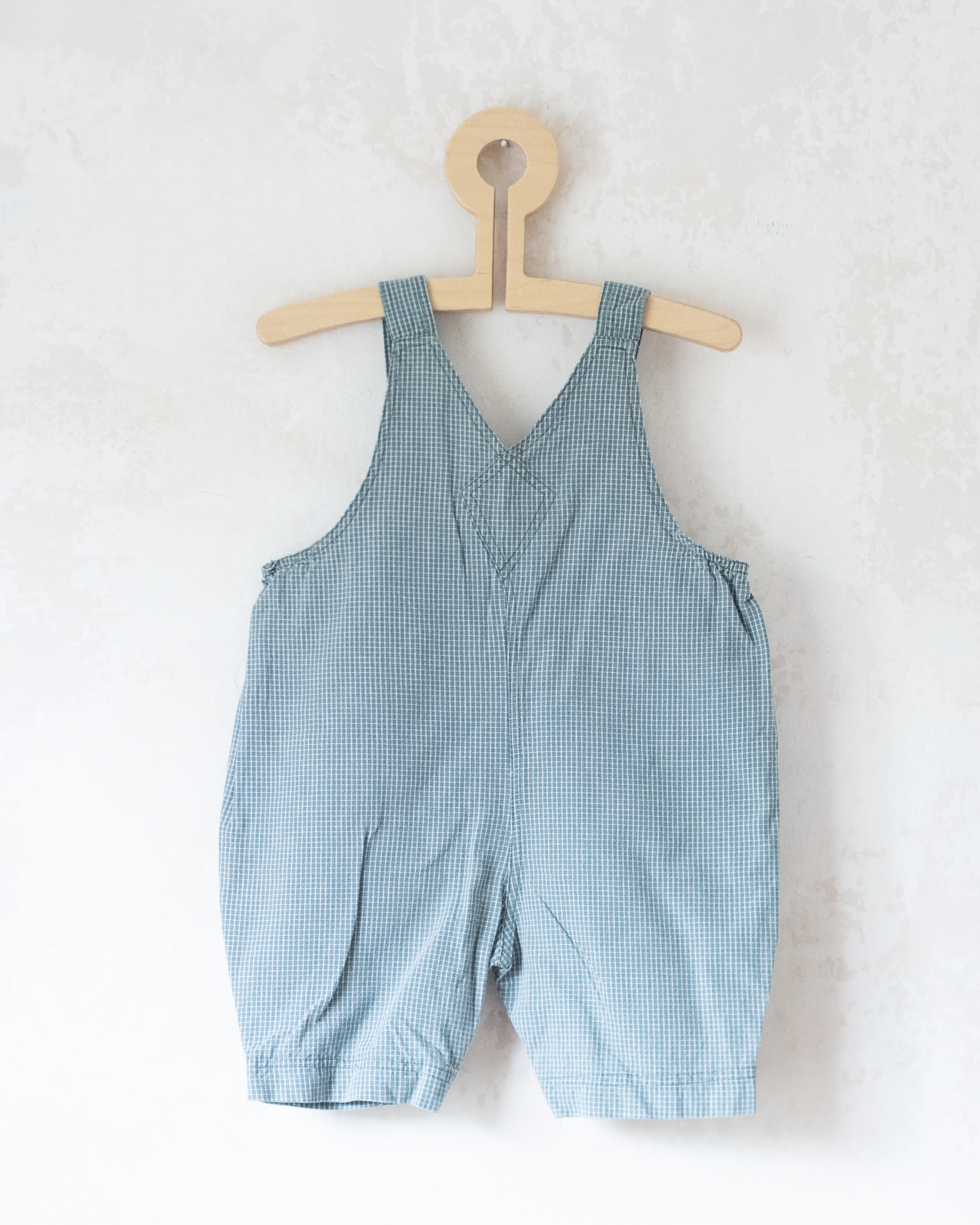 אוברול ירוק משובץ עם רקמה של המלך בבר | 12-18 חודשים