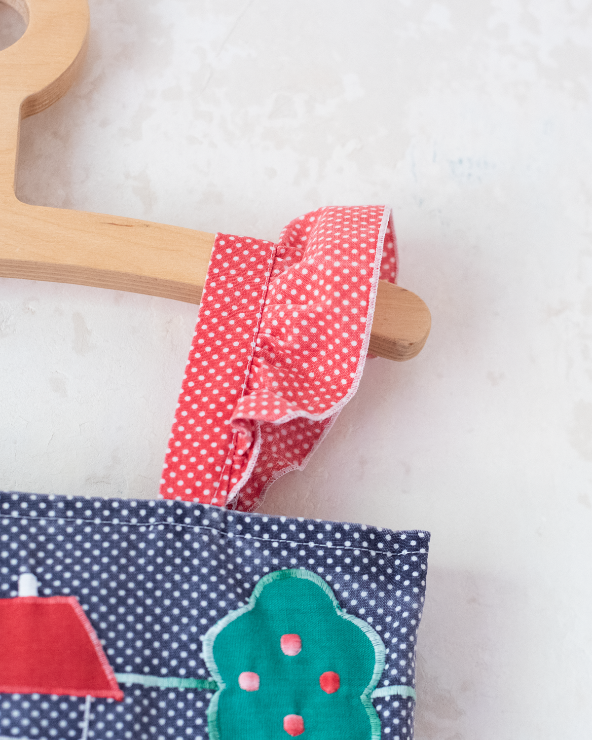 Polka dot dress with colorful embroidery | 3-4 years