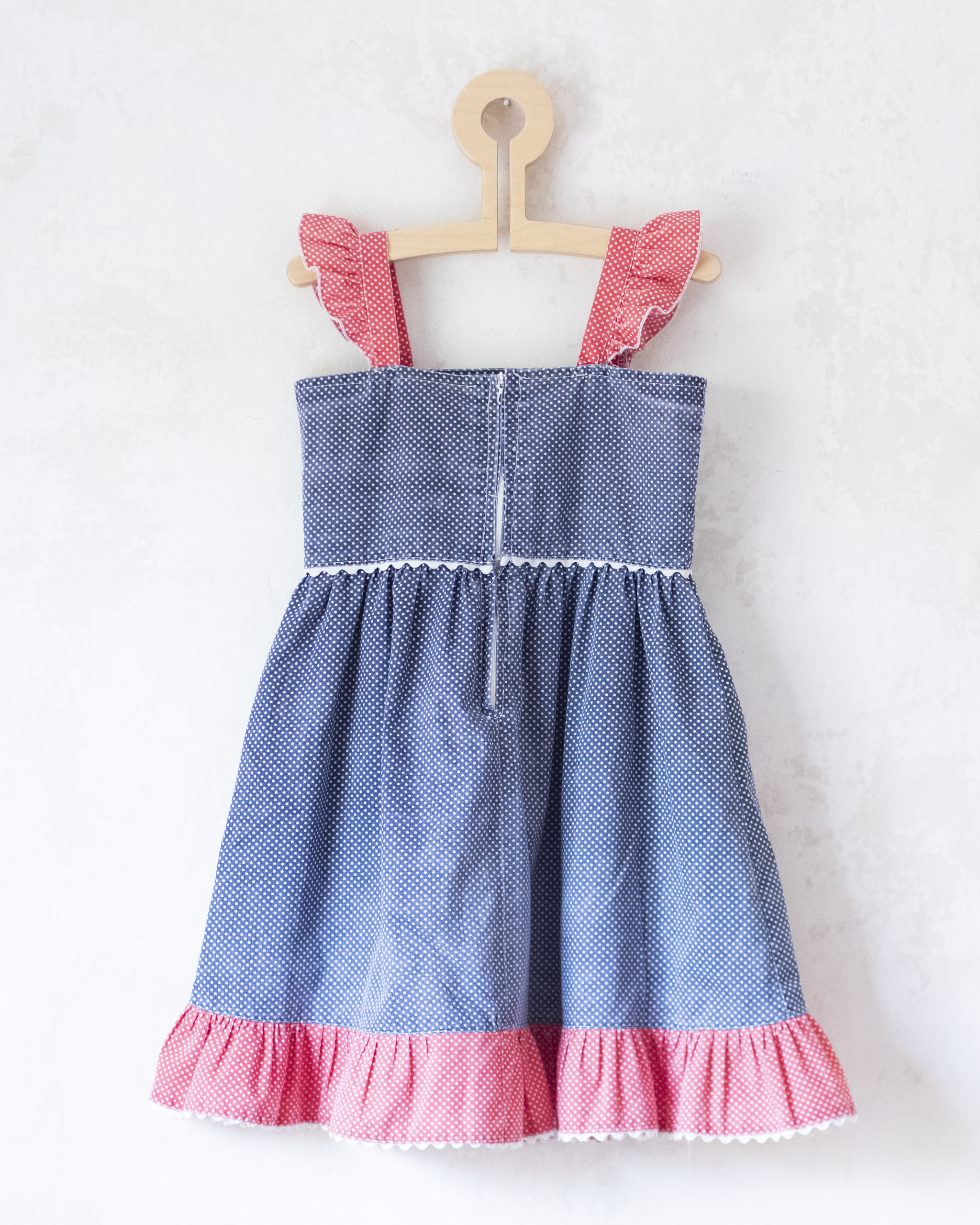 שמלה מנוקדת עם רקמות צבעוניות | 3-4 שנים