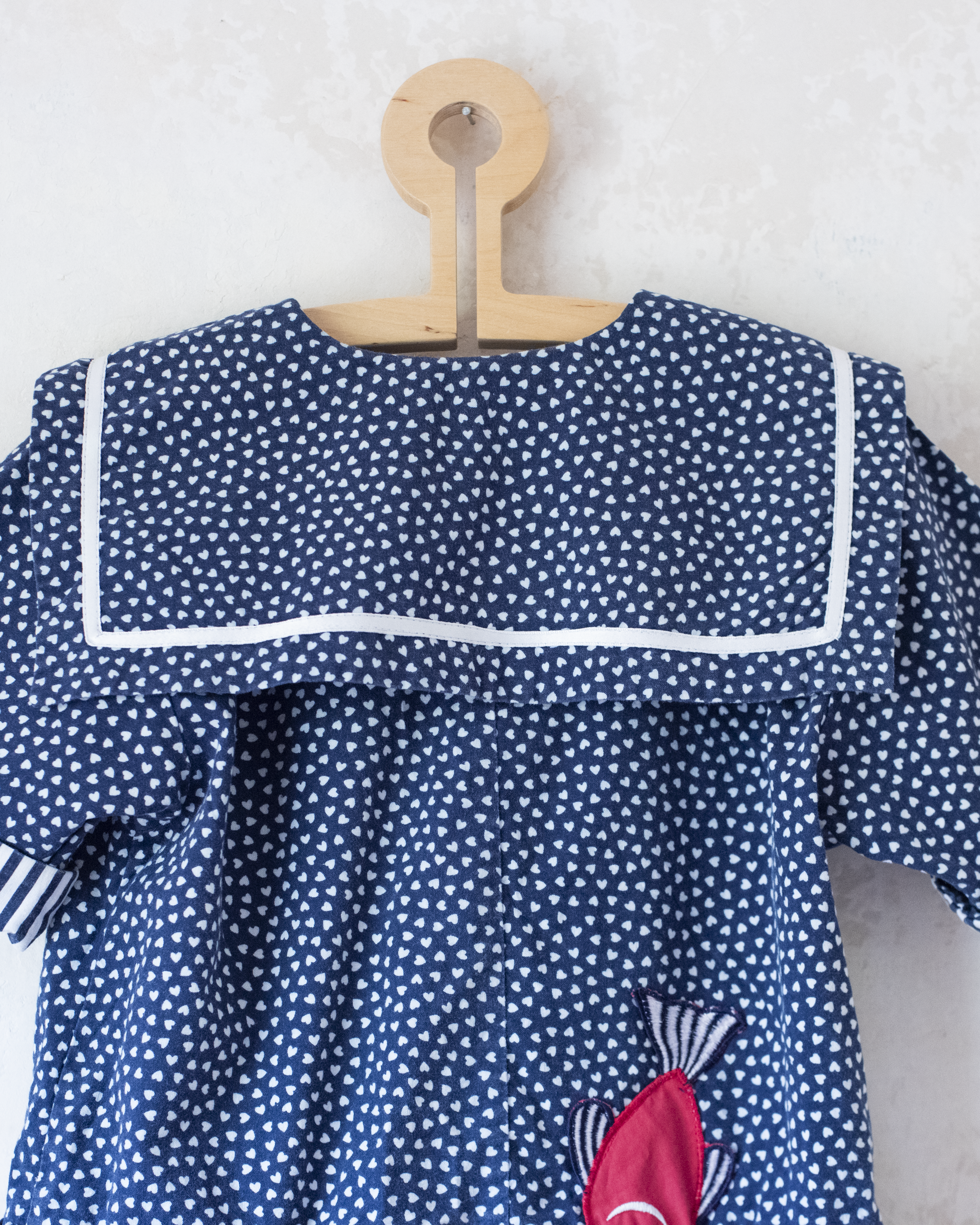 שמלת ימאים מבית איב סאן לורן עם לבבות ודגים | 5-6 שנים