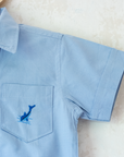 חולצה מכופתרת עם דולפינים רקומים | 3-4 שנים