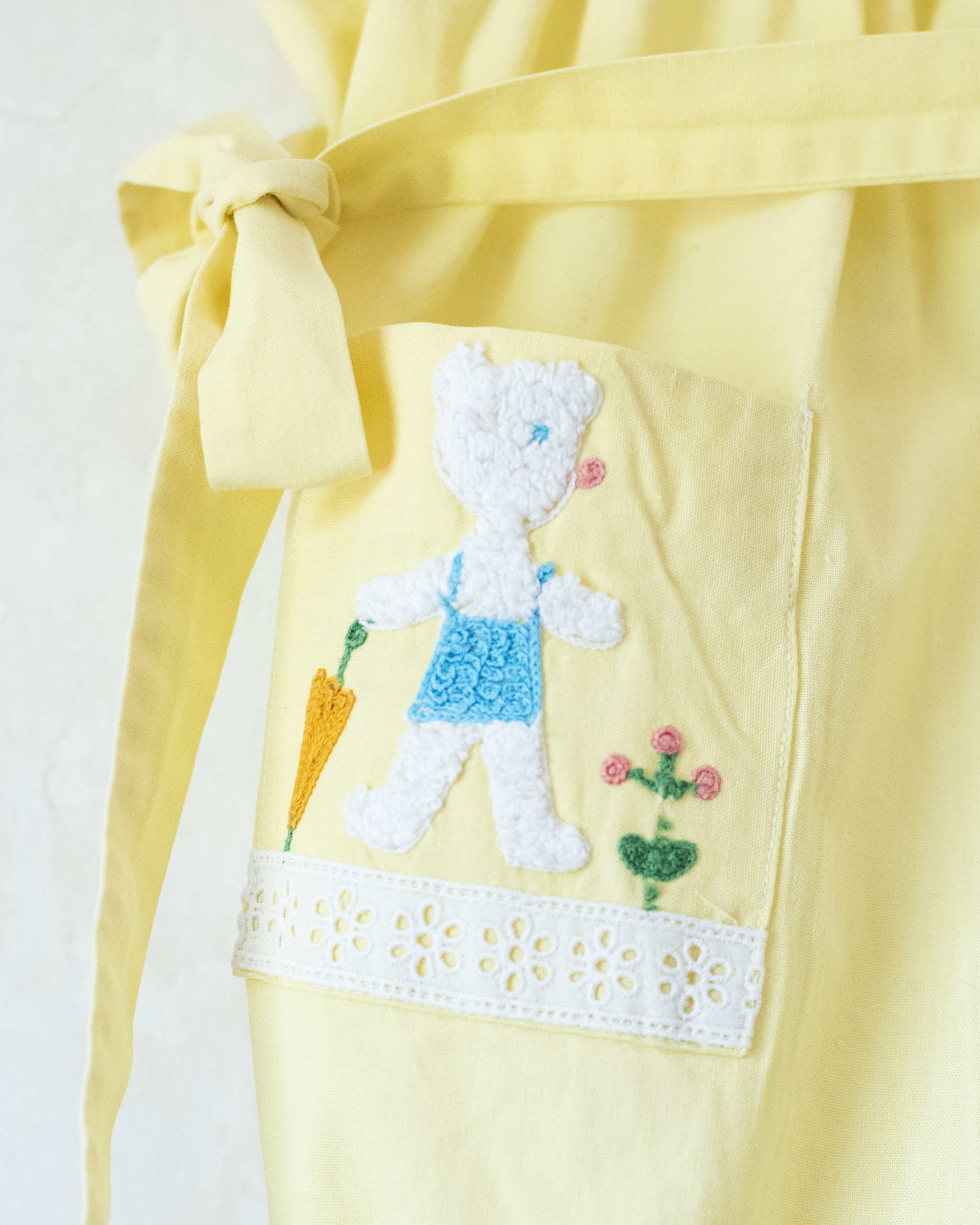 רומפר צהוב צרפתי משנות ה50 עם רקמת דובים | 12-18 חודשים