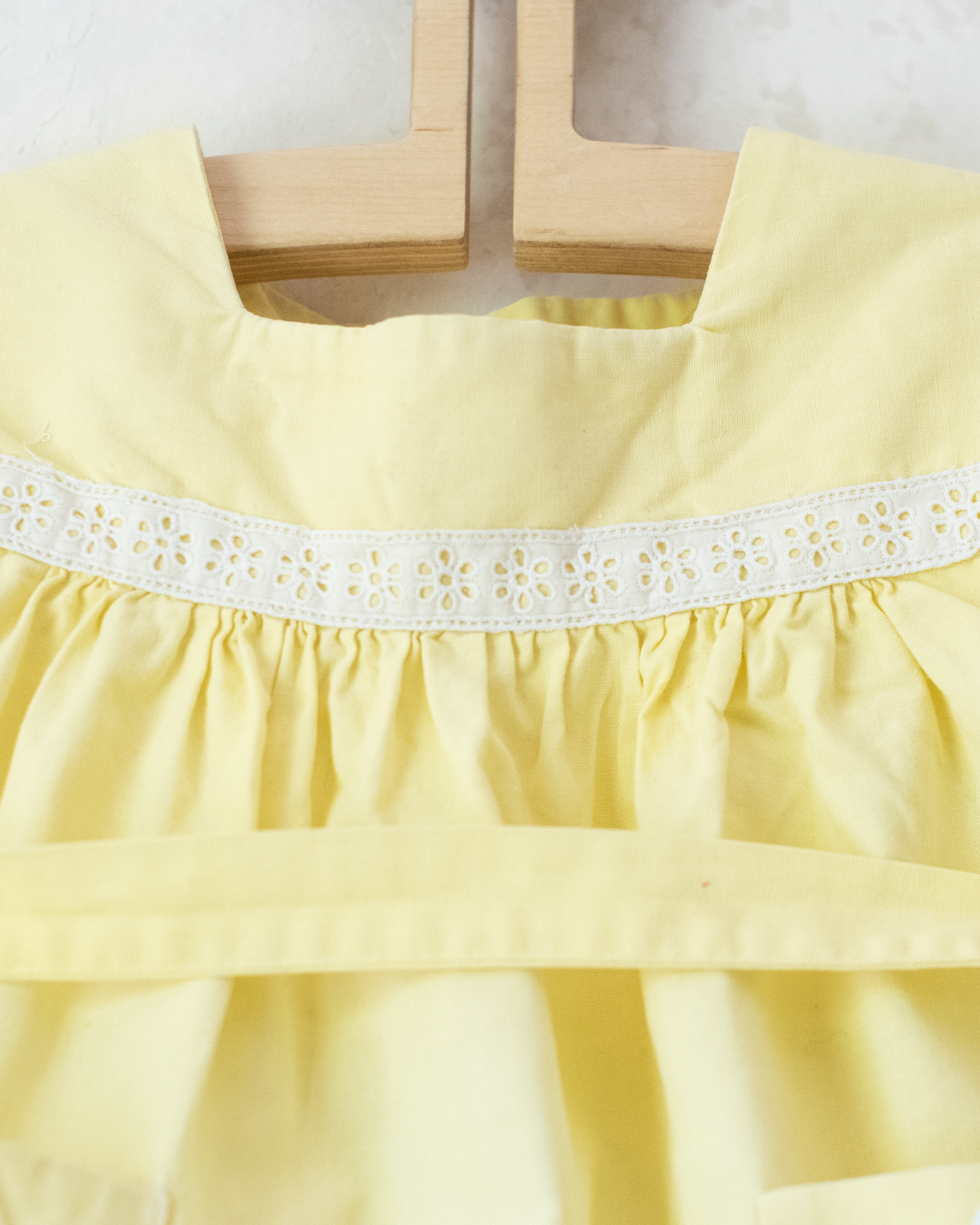 רומפר צהוב צרפתי משנות ה50 עם רקמת דובים | 12-18 חודשים