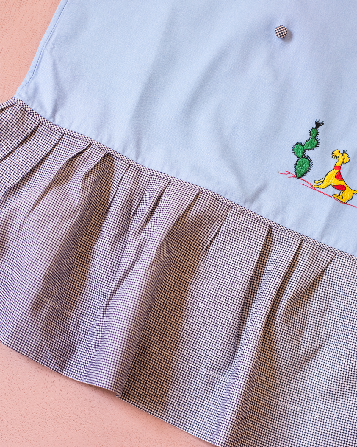 Light blue checkered dress with dog and cactus embroidery | French deadstock from the seventies | 18-24 months