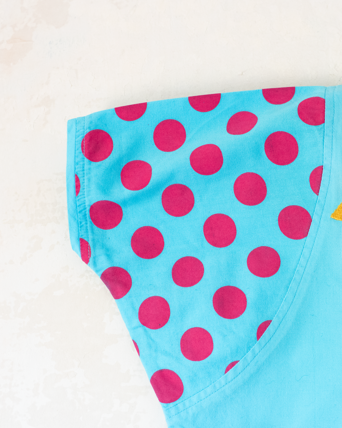 Light blue onesie with dots and clowns | 12-18 months