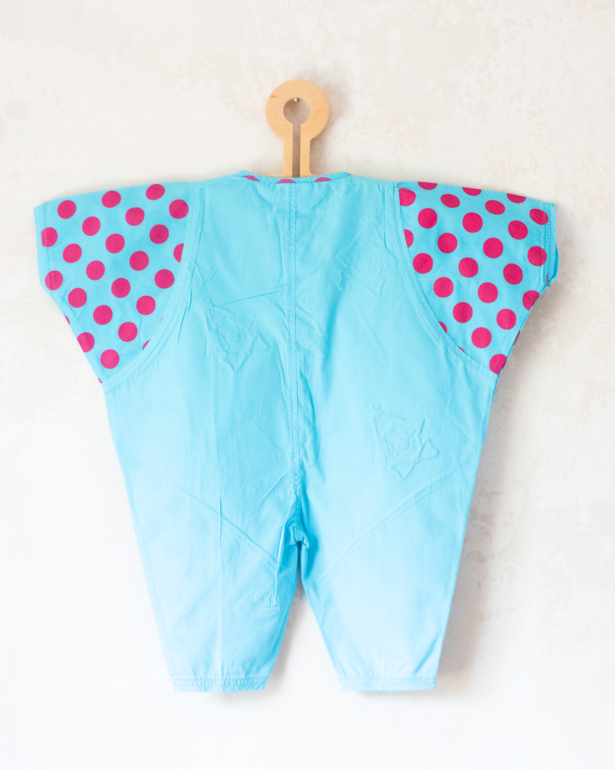 Light blue onesie with dots and clowns | 12-18 months