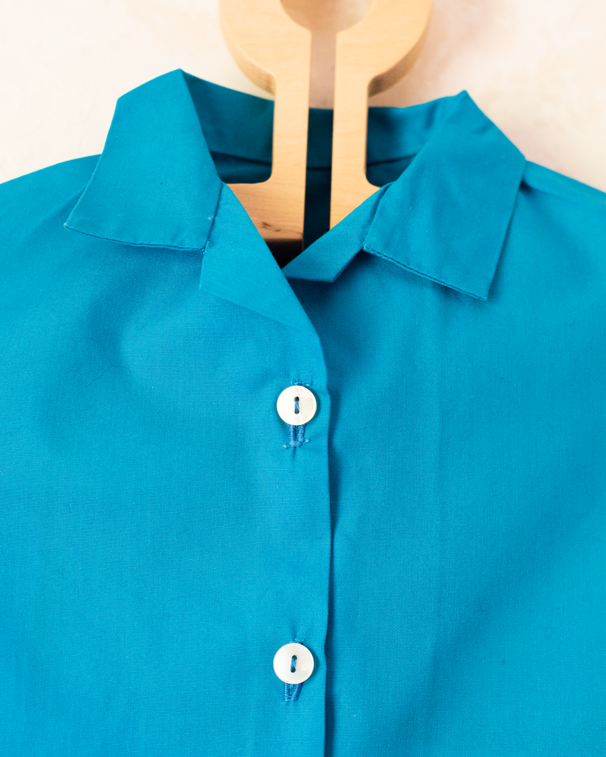 Tailored turquoise shirt from the 70s | 9-12 months