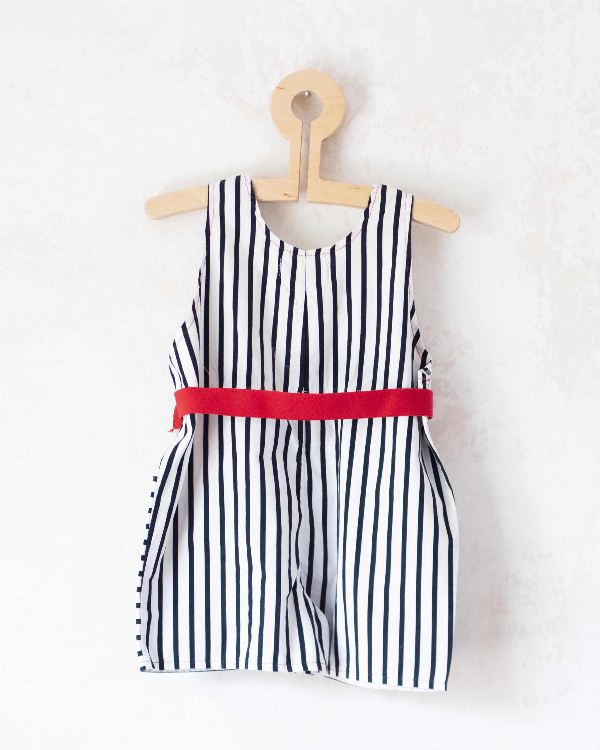 אוברול עם פסים מבית איב סאן לורן | 12-18 חודשים