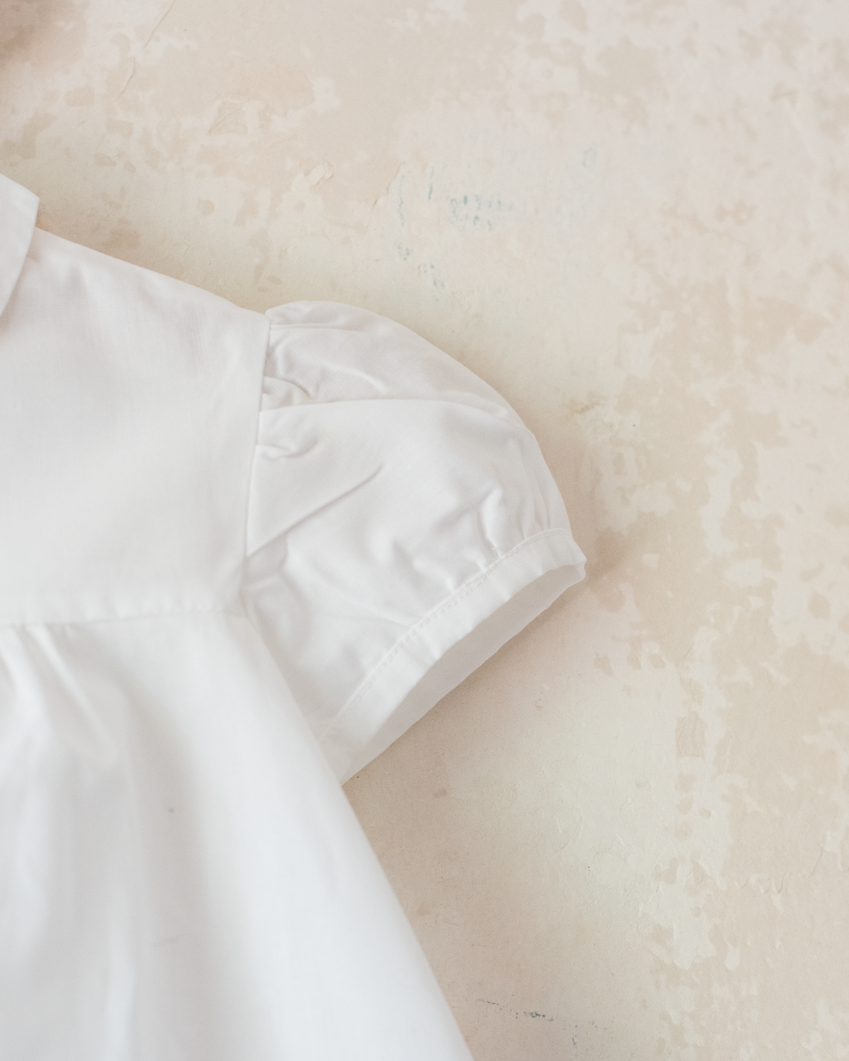 White tunic with embroidered pink bunny | Italian dead stock | 18-24 months