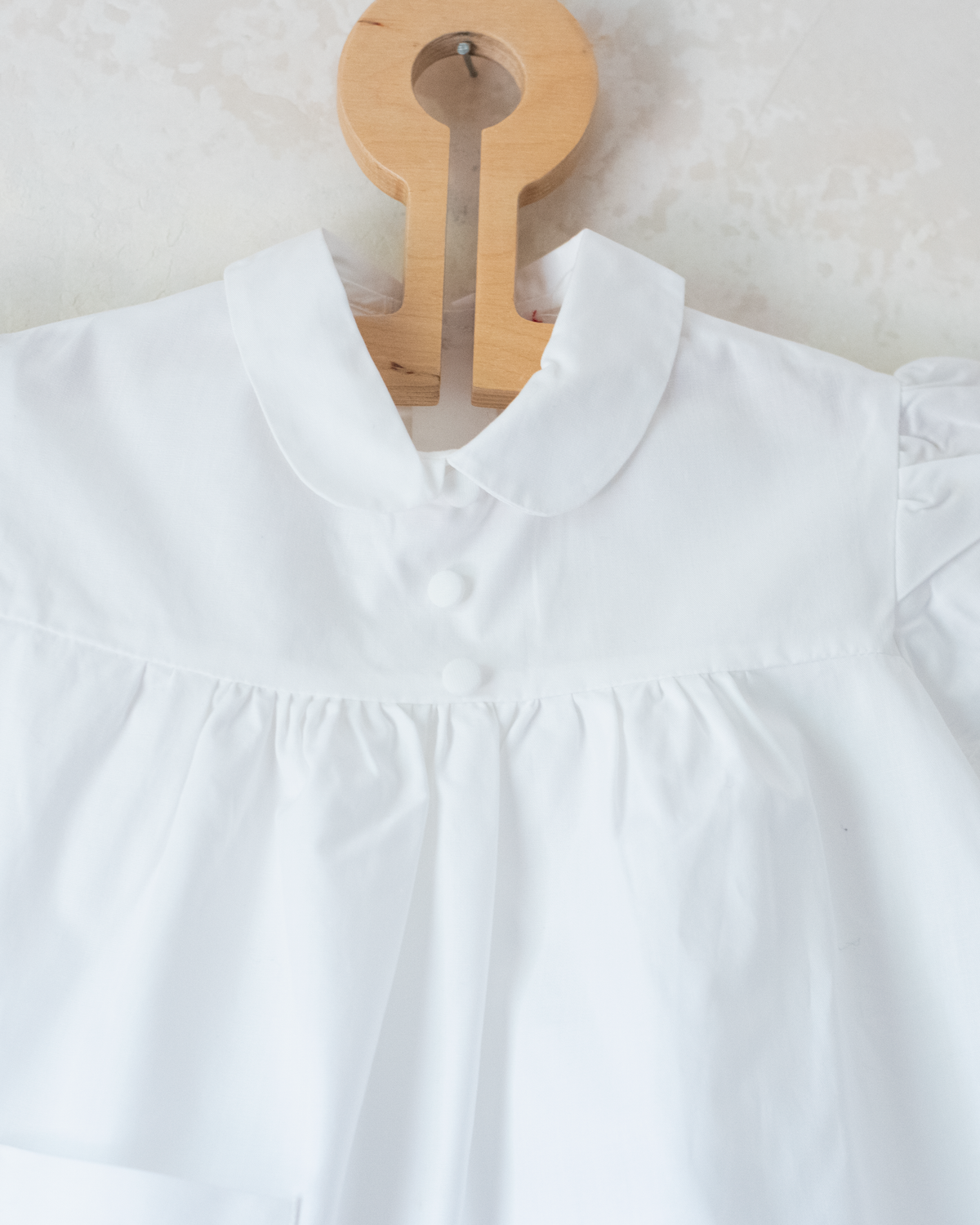 White tunic with embroidered pink bunny | Italian dead stock | 18-24 months