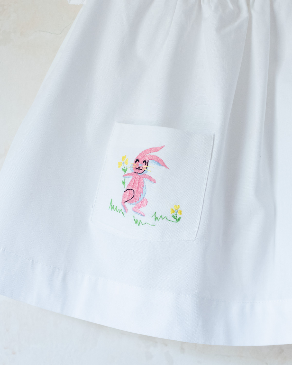 White tunic with embroidered pink bunny | Italian dead stock | 18-24 months