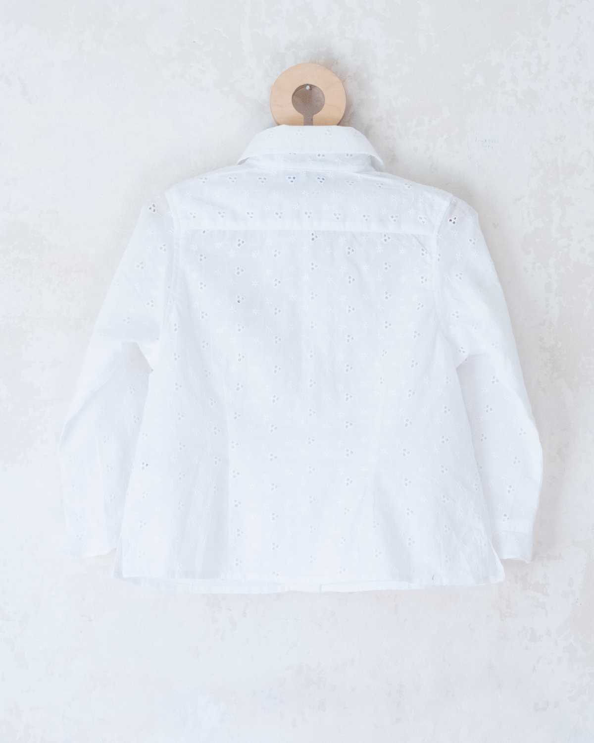 White lace shirt with Milo the dog | 3-4 years