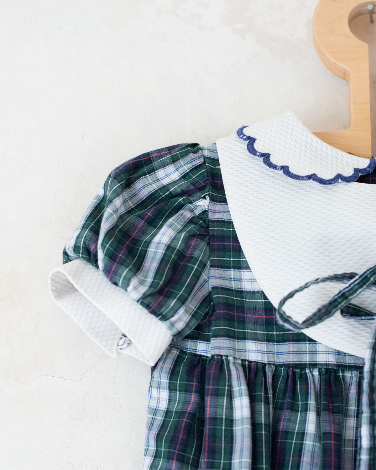 Plaid overalls with wide collar | 12-18 months