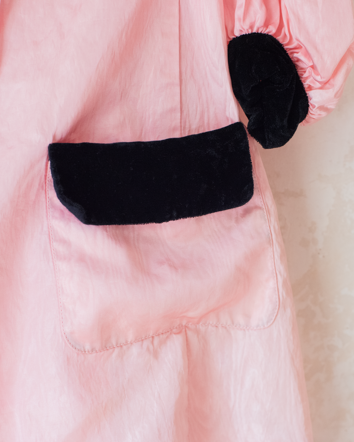 Shiny thin jacket with black velvet from Yves Saint Laurent | 3-4 years 