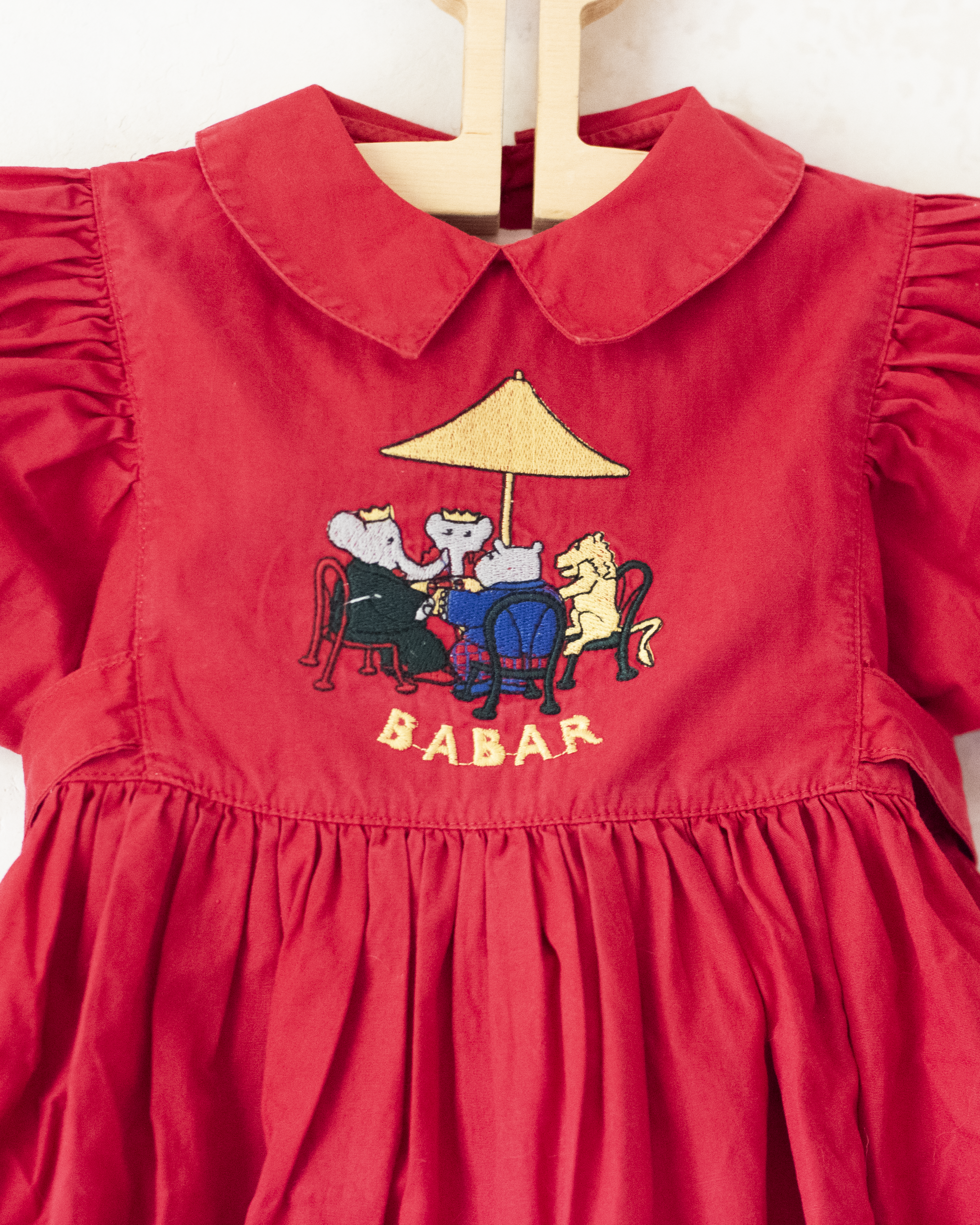 אוברול אדום עם רקמה של המלך בבר | 3-6 חודשים