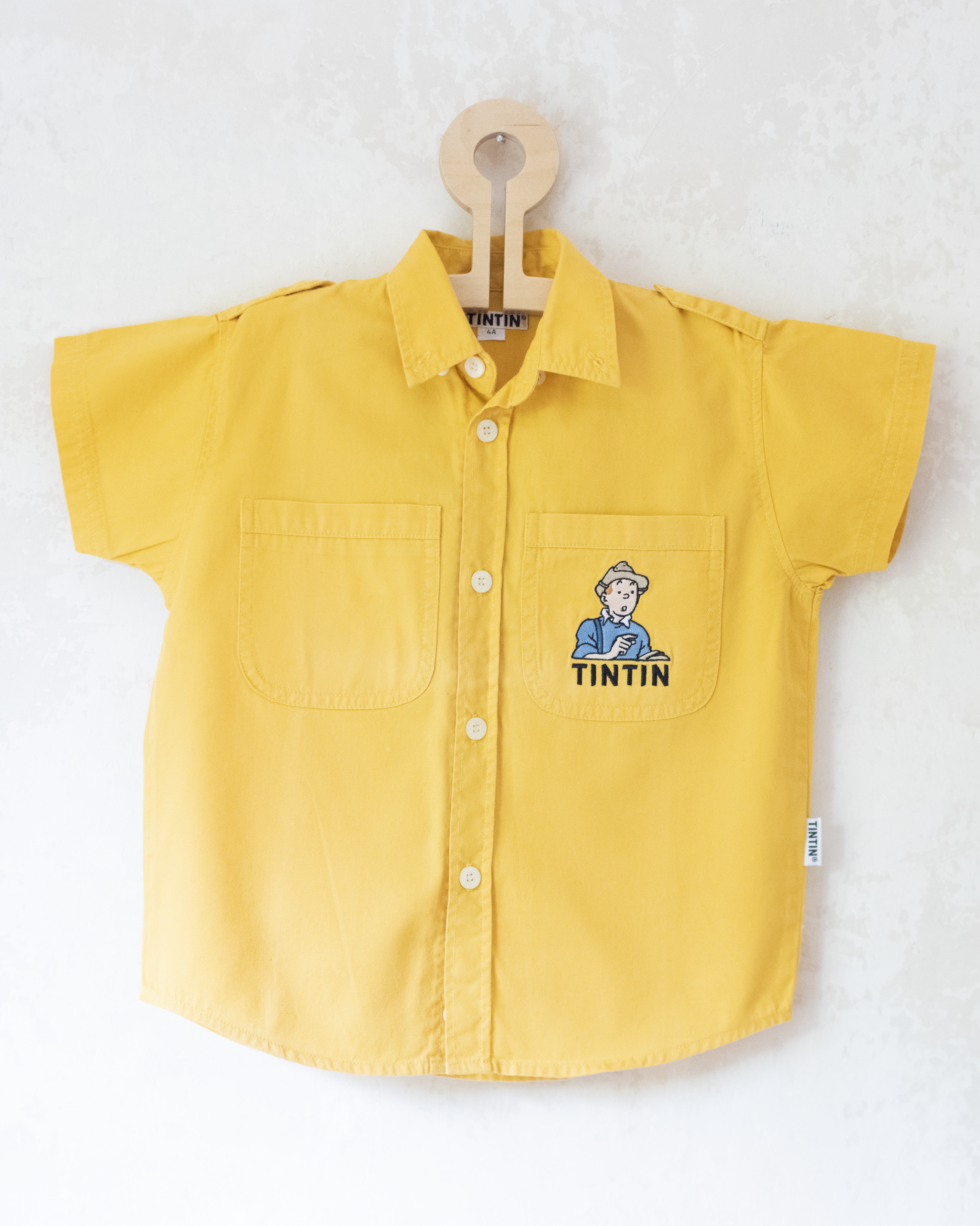 חולצה מכופתרת צהובה עם רקמות טינטין מהממות | 4-5 שנים