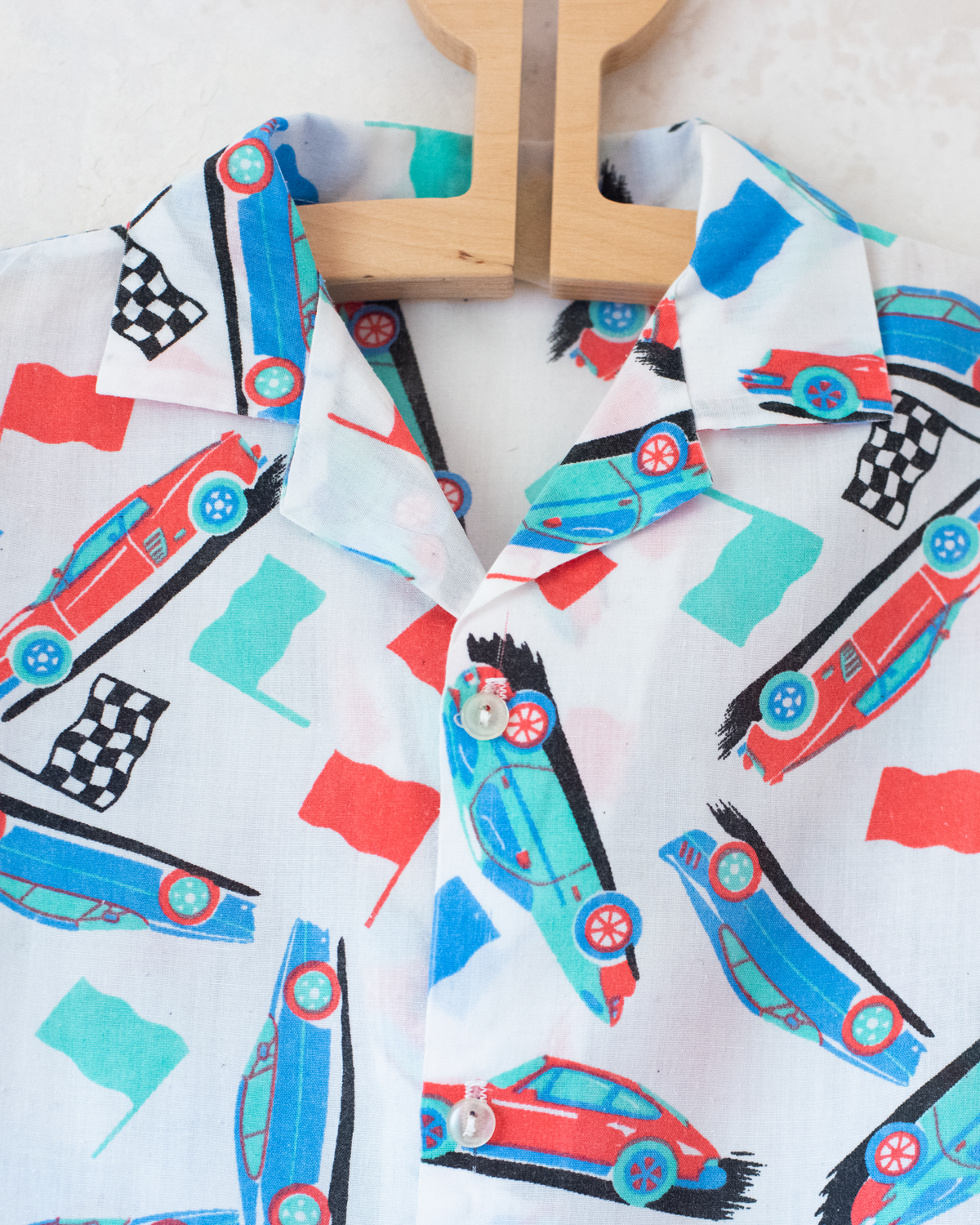 Button-down shirt with racing cars | 4-5 years