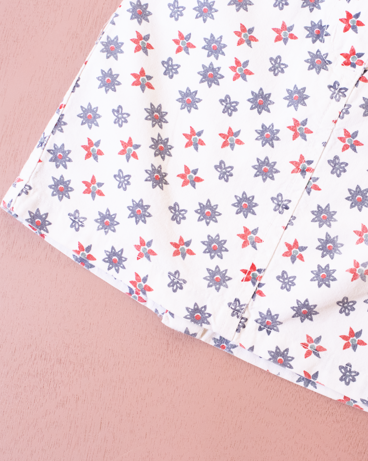 White skirt with flowers | 4-5 years