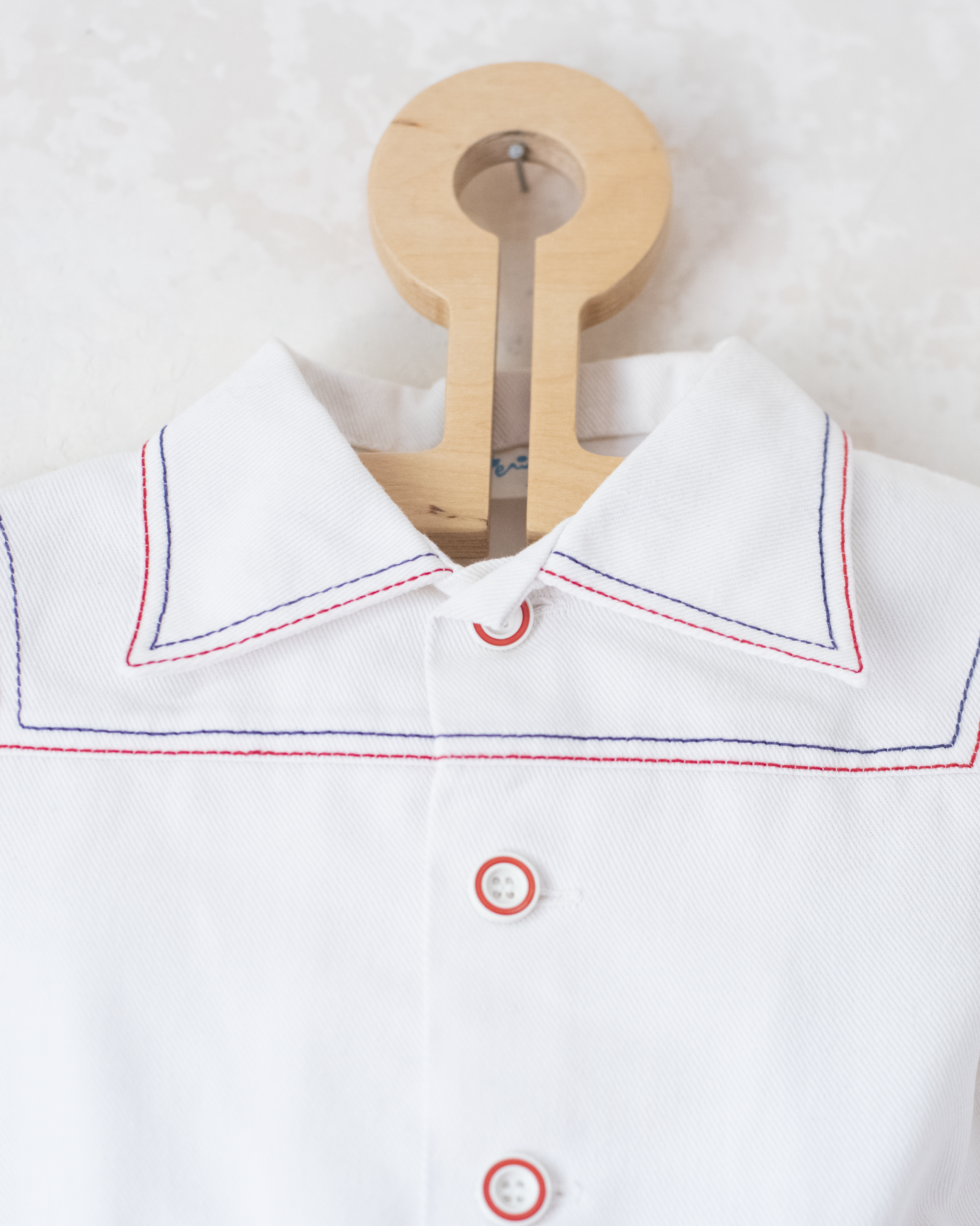 חולצה לבנה צרפתית מחויטת | דד סטוק מהסבנטיז | 2-3 שנים