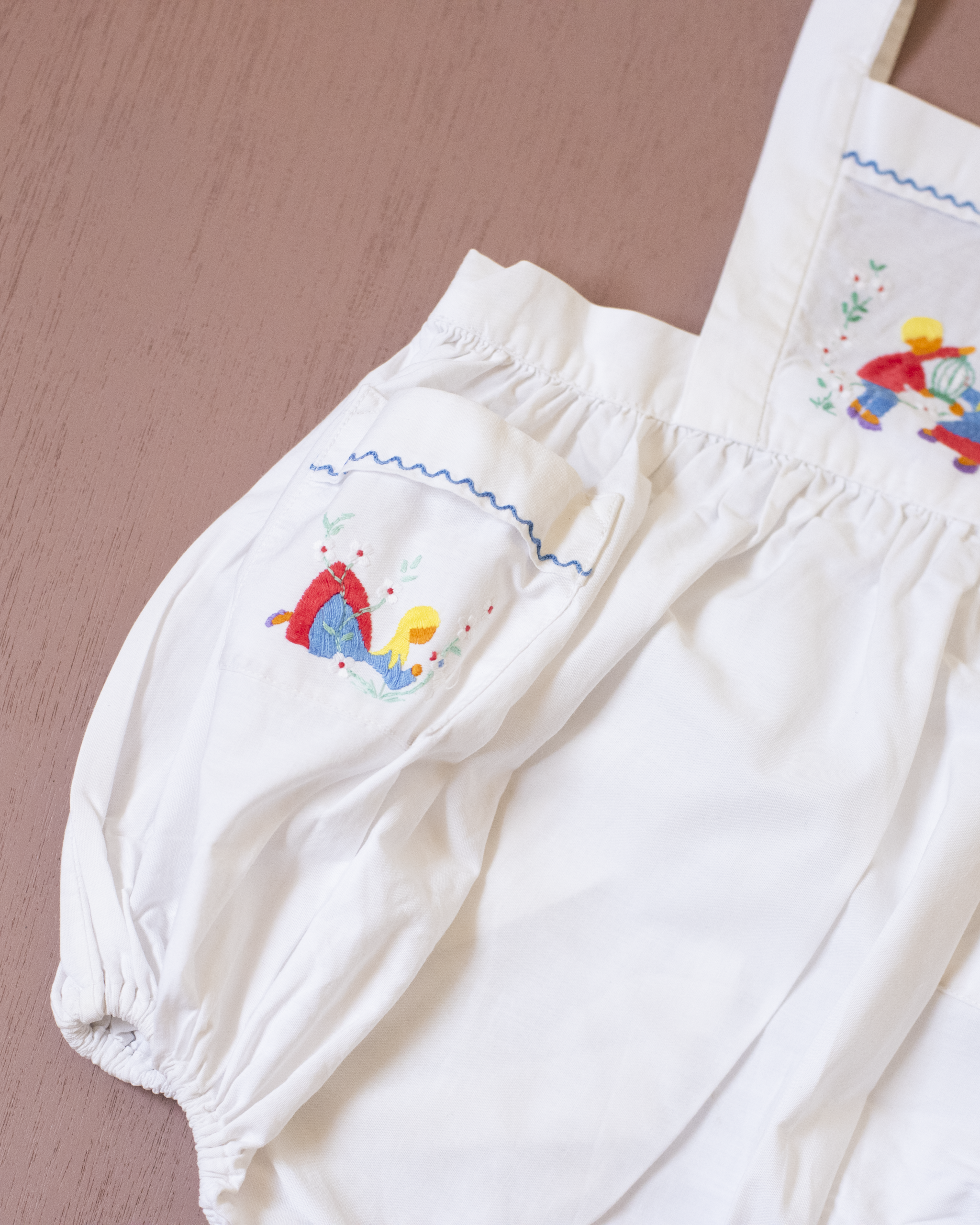 רומפר צרפתי מהסיקסטיז עם רקמות ילדים | 9-12 חודשים