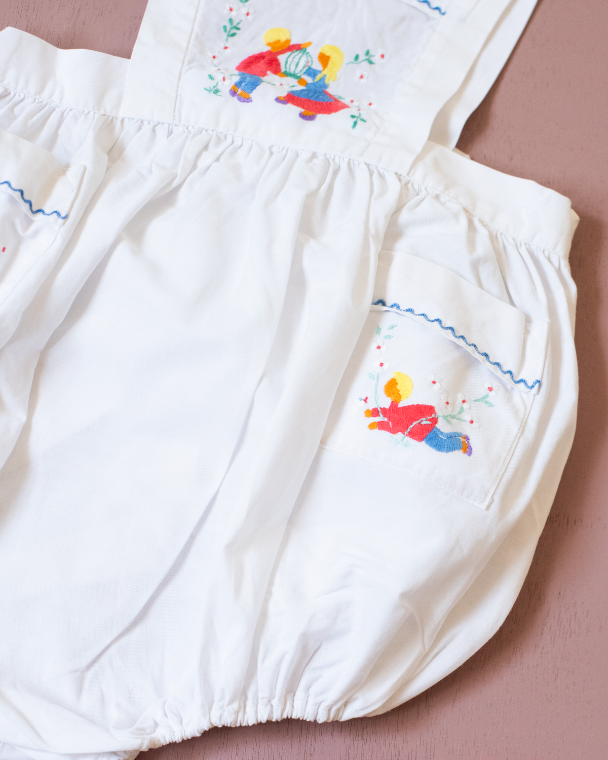 French 60s romper with child embroidery | 6-9 months