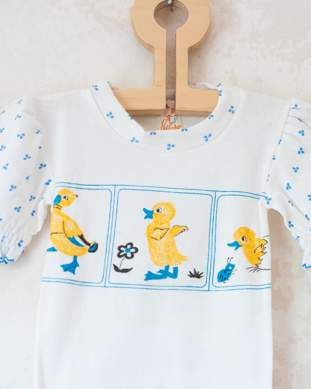 Vintage T-shirt with chicks | Dutch Deadstock | 6-9 months
