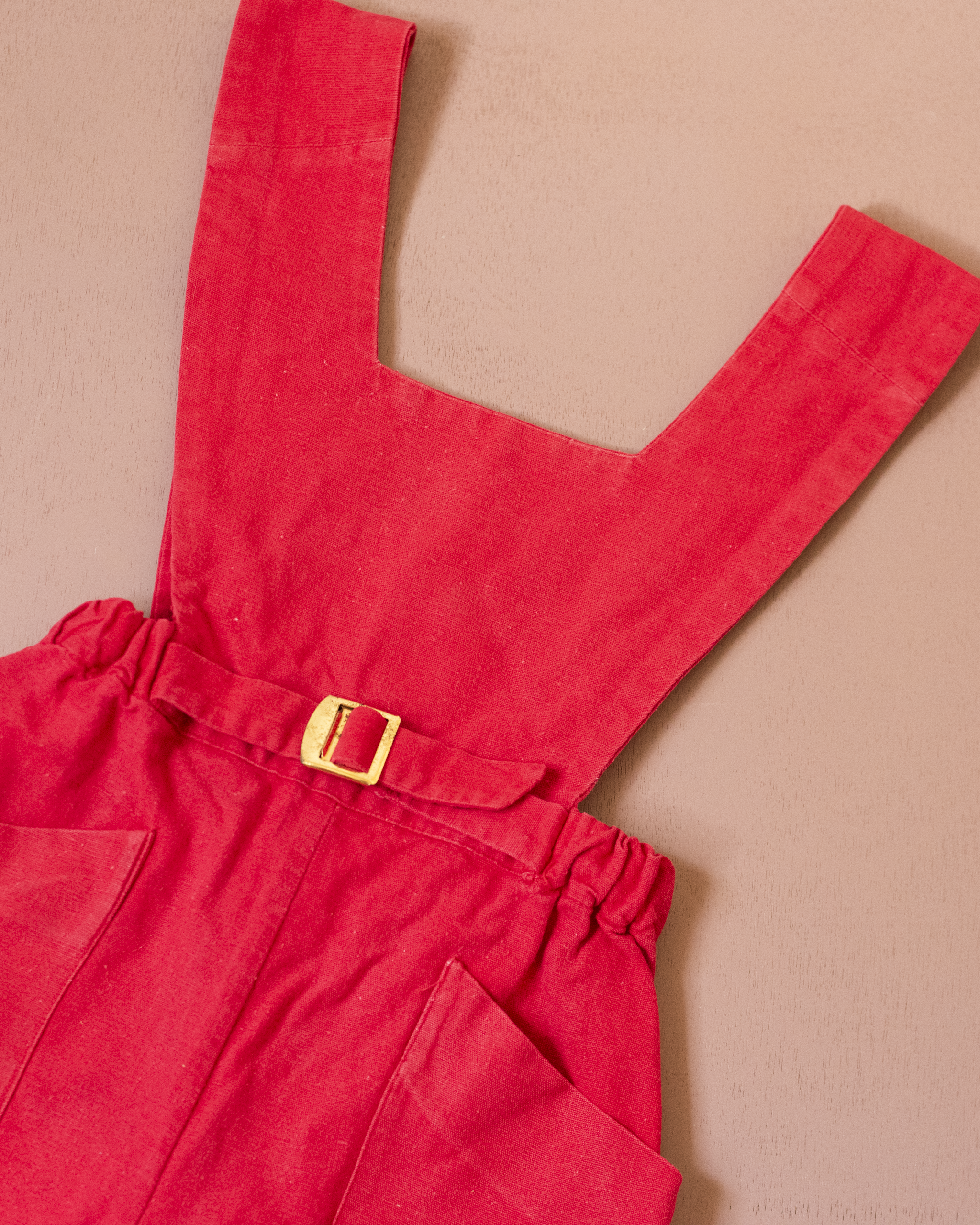 אוברול צרפתי אדום משנות ה50 עם ילדים רקומים | 2-3 שנים