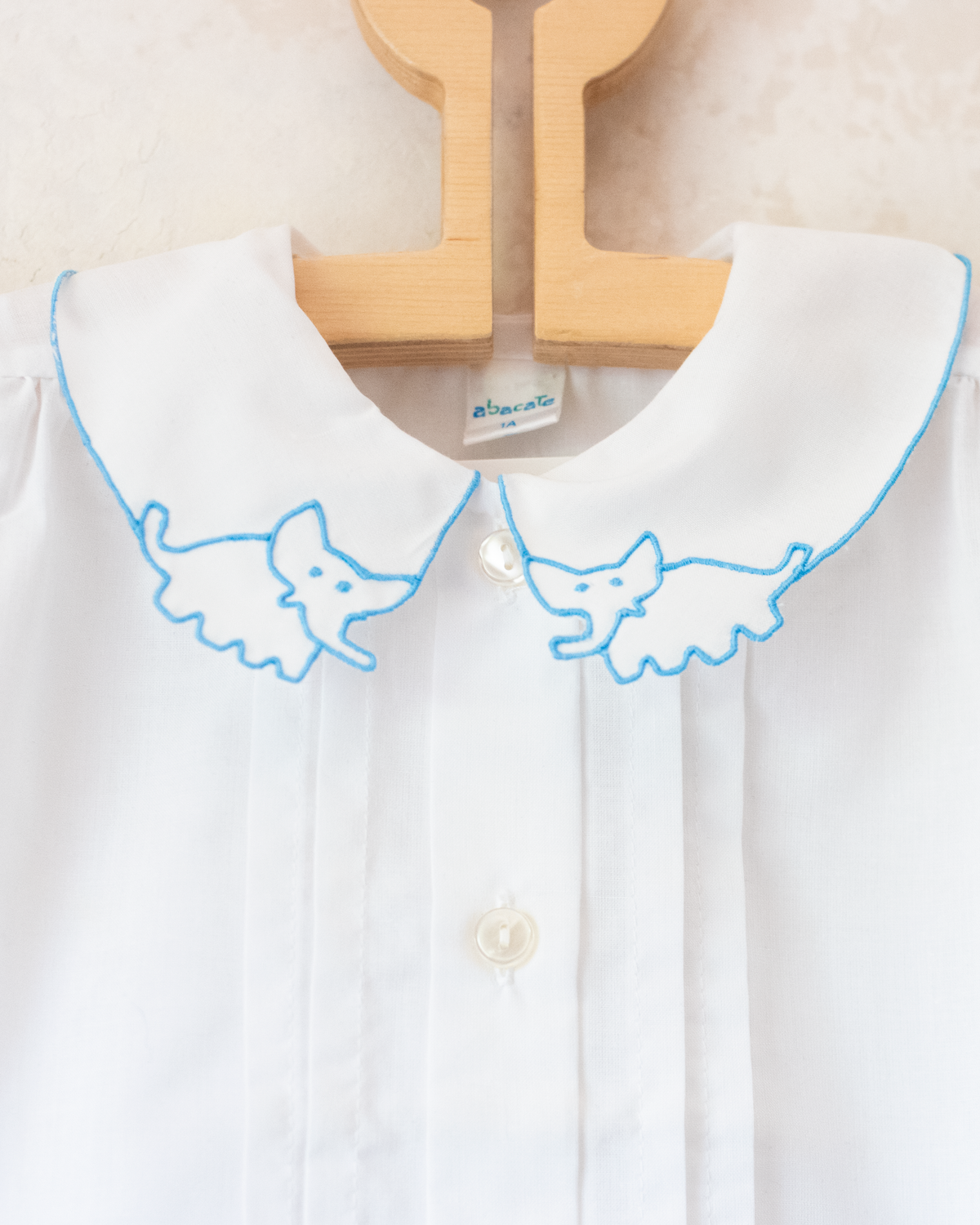 White button-down shirt with elephants on the collar | Portuguese deadstock | 2-3 years