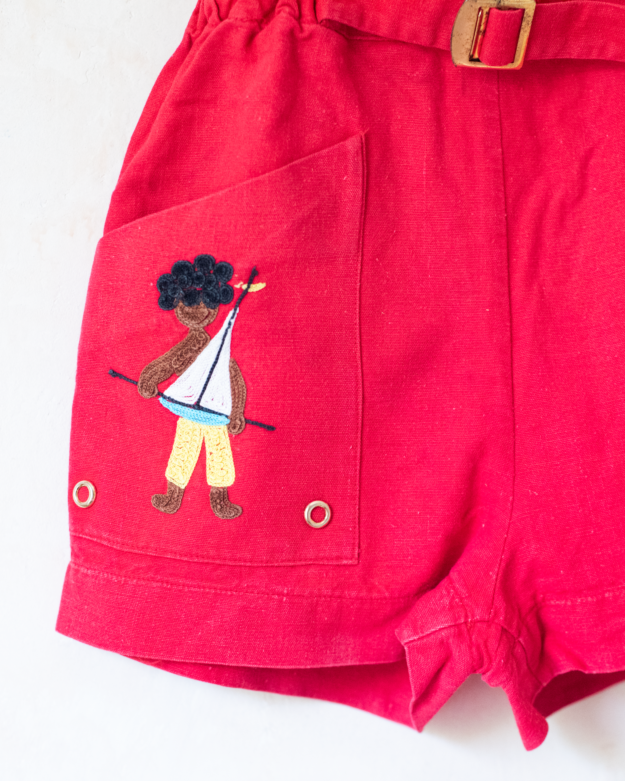 אוברול צרפתי אדום משנות ה50 עם ילדים רקומים | 2-3 שנים